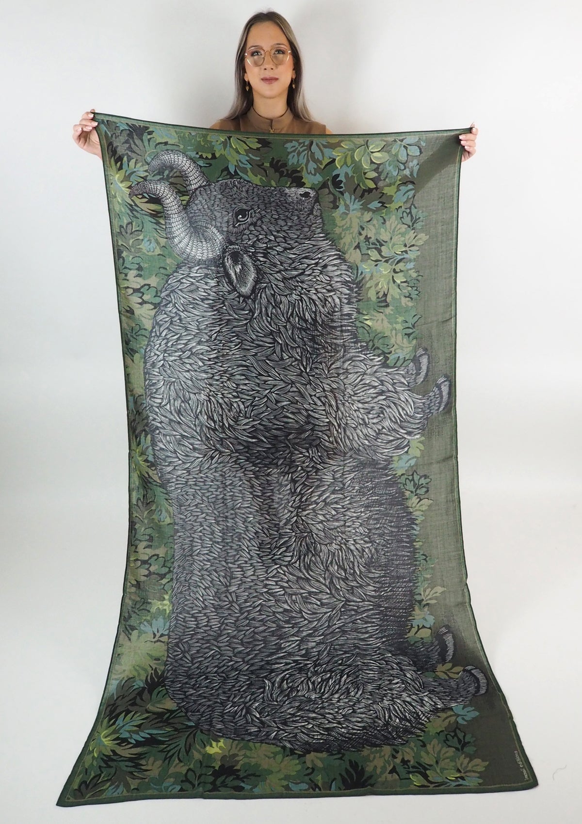 Schal aus Wolle mit Büffelmotiv in Khaki - Walter Damen Accessoires Tücher & Schals Inoui E.