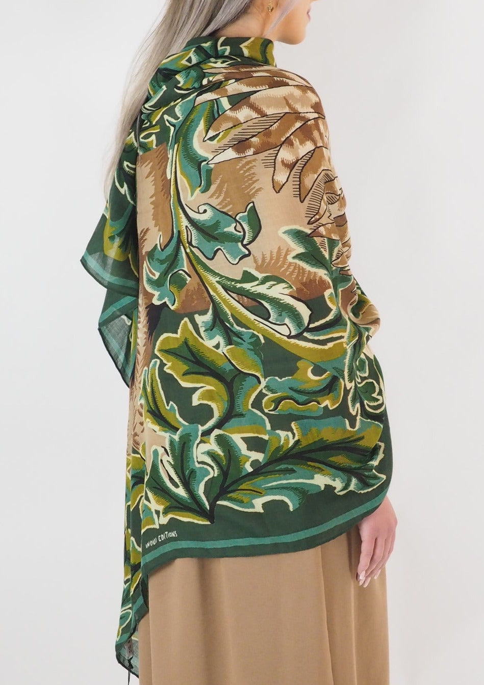 Schal aus Wolle mit einem Löwen & Fuchs in Khaki - Leonard Damen Accessoires Tücher & Schals Inoui E.