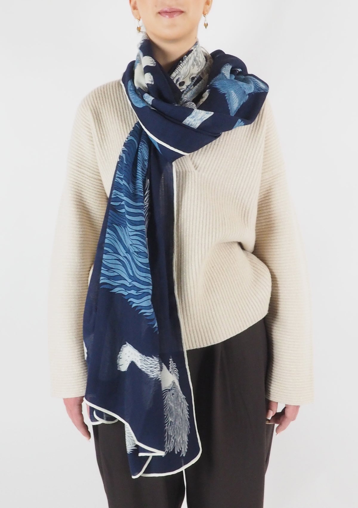 Schal aus Wolle mit Hundemotiv in Blau - Toutou Damen Accessoires Tücher & Schals Inoui E.