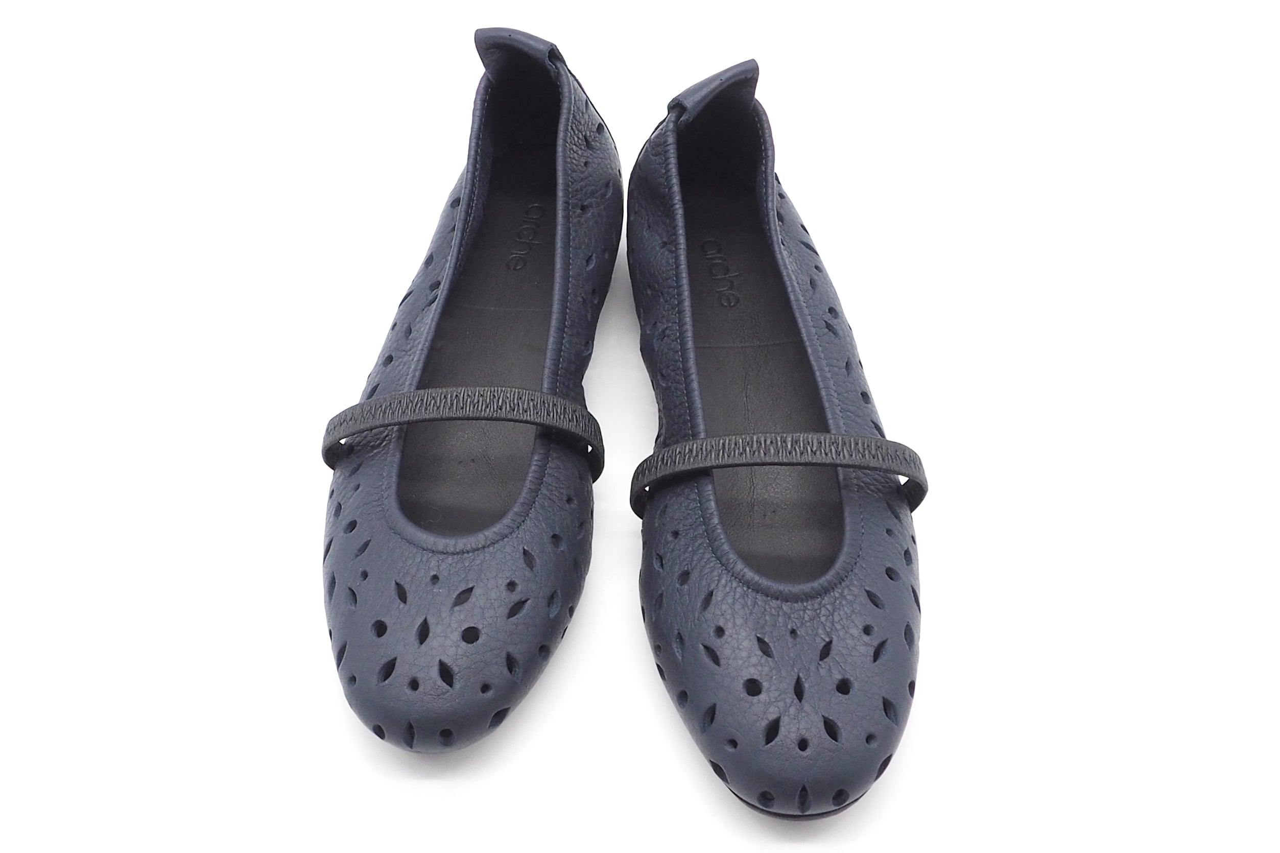 Softer Damen Ballerina aus perforiertem Leder in Blau mit Ristriemen - Lakiri Damen Ballerinas Arche