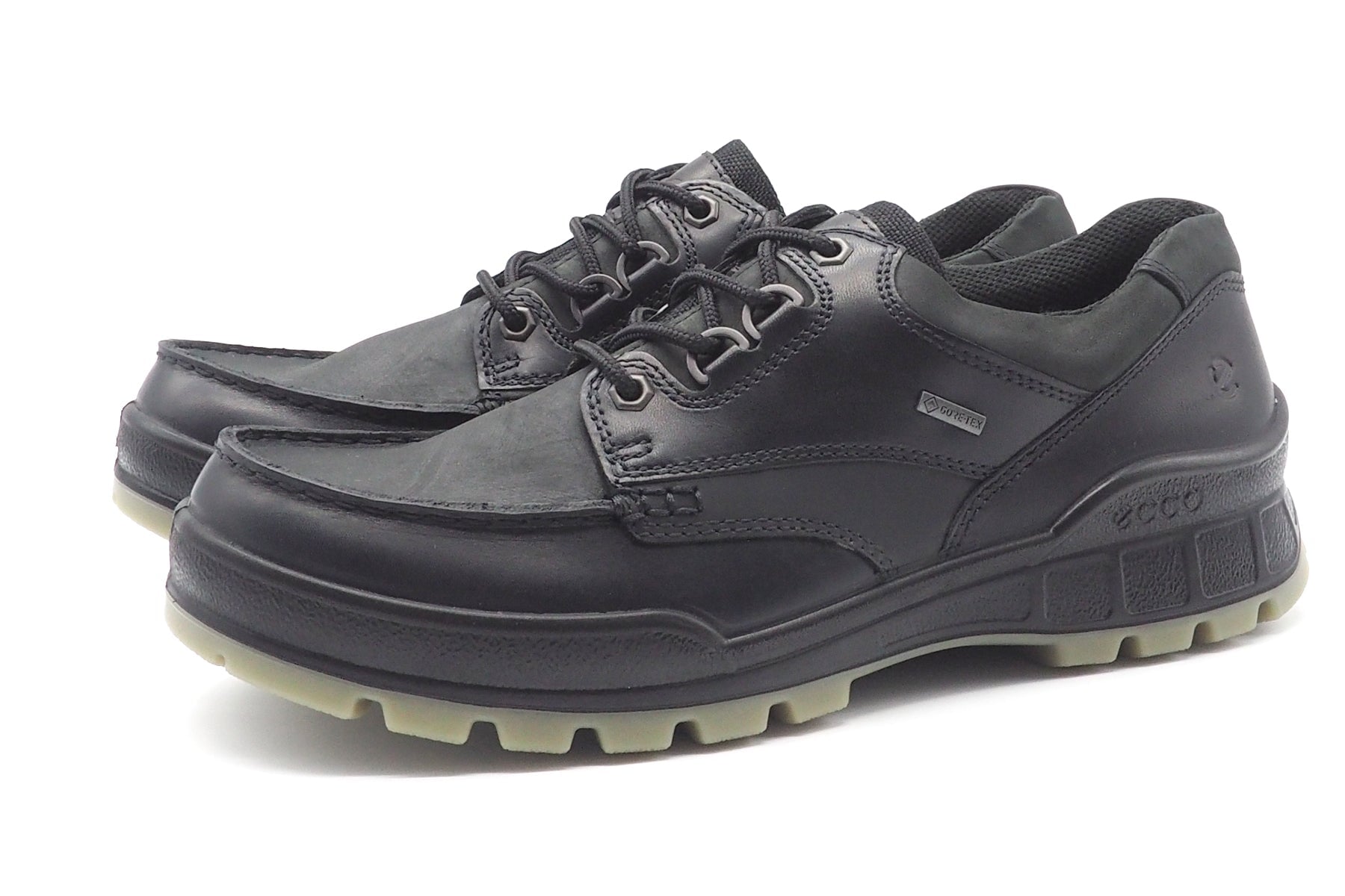 Sportiver Herren Halbschuh aus geöltem Nubuk in Schwarz & GORE-TEX® Membrane Herren Sneaker Ecco