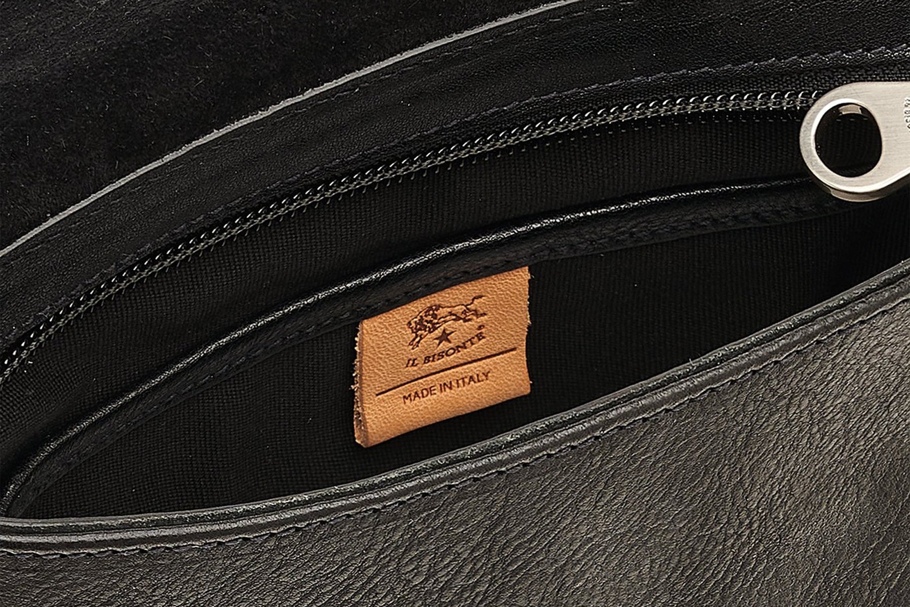 Sportliche Crossbodytasche mit verstellbaren Riemen aus schwarzem Naturleder - Brolio Taschen Crossbody & Schultertasche Il Bisonte
