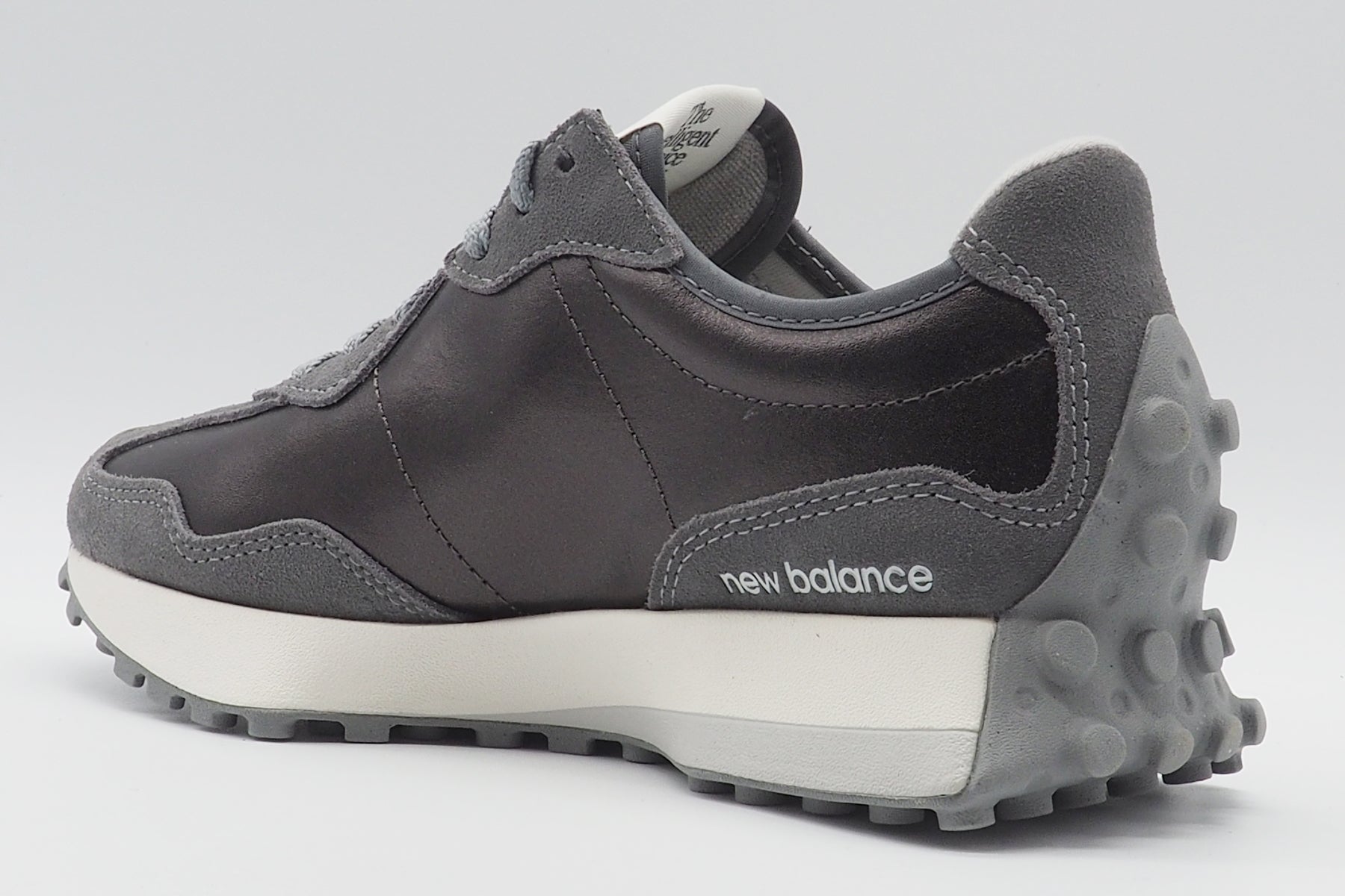 Stylischer Damen Sneaker 327 Metallicleder & Grau Damen Sneaker New Balance