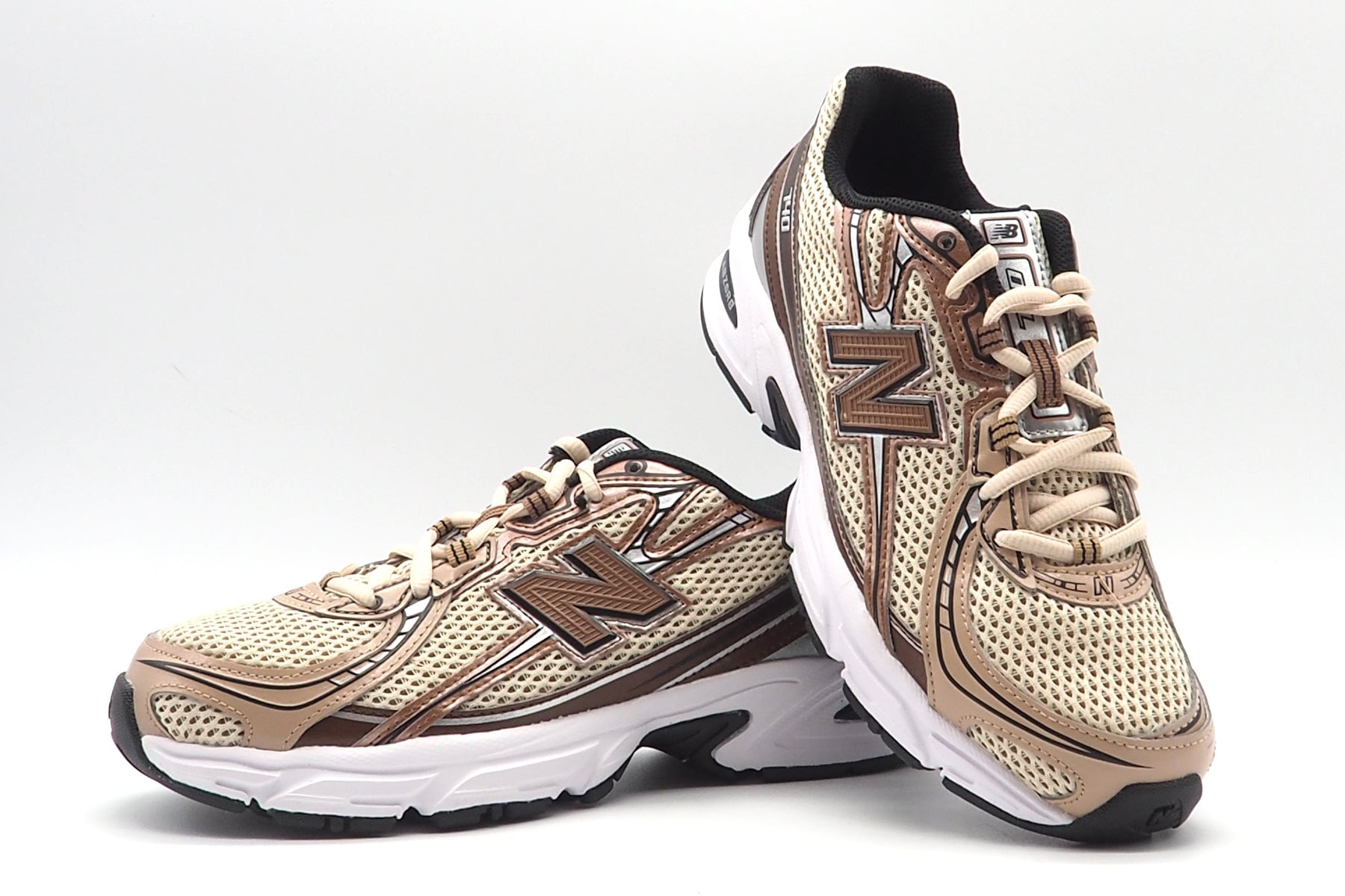 Stylischer Damen Sneaker 740 aus Mesh & Eco-Pelle in Neutral Damen Sneaker New Balance