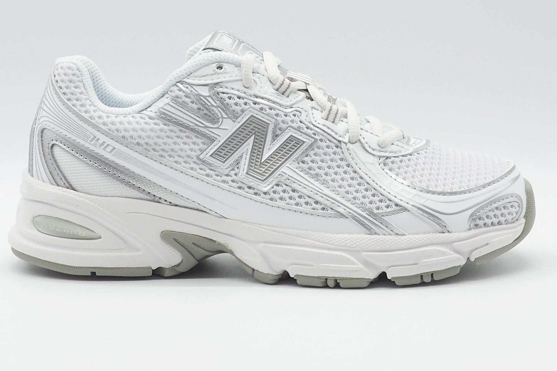 Stylischer Damen Sneaker 740 aus Mesh & Eco-Pelle in Weiß & Silber Damen Sneaker New Balance