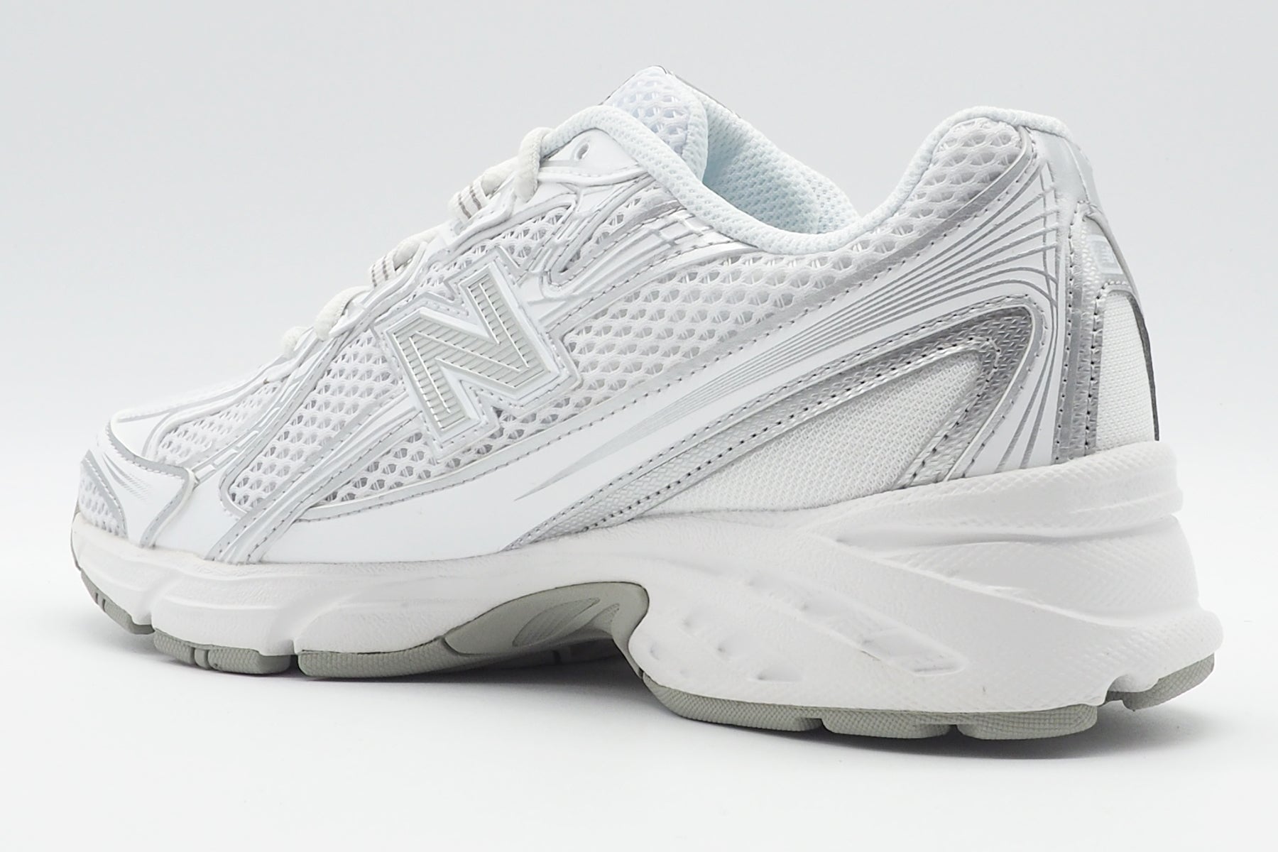 Stylischer Damen Sneaker 740 aus Mesh & Eco-Pelle in Weiß & Silber Damen Sneaker New Balance
