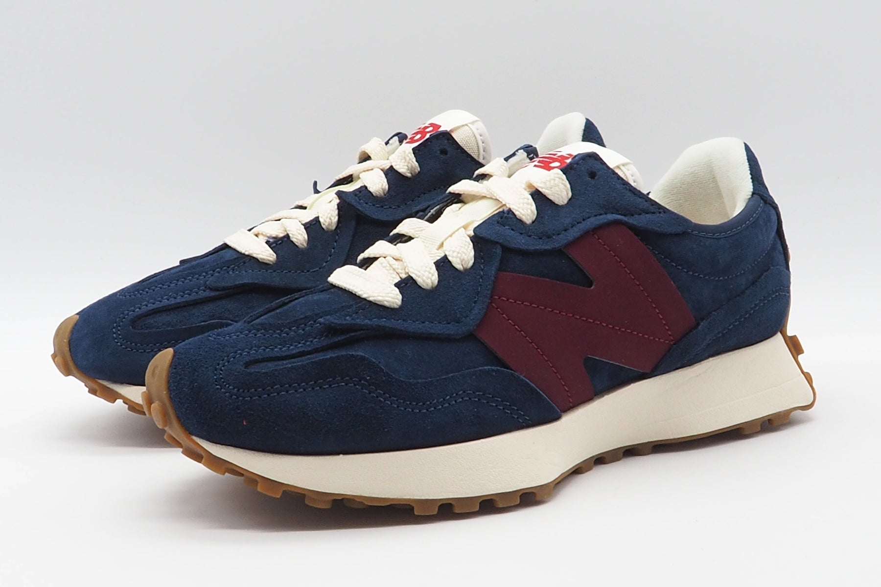 Stylischer Herren Sneaker 327 aus Nubukleder in Dunkelblau Herren Sneaker New Balance