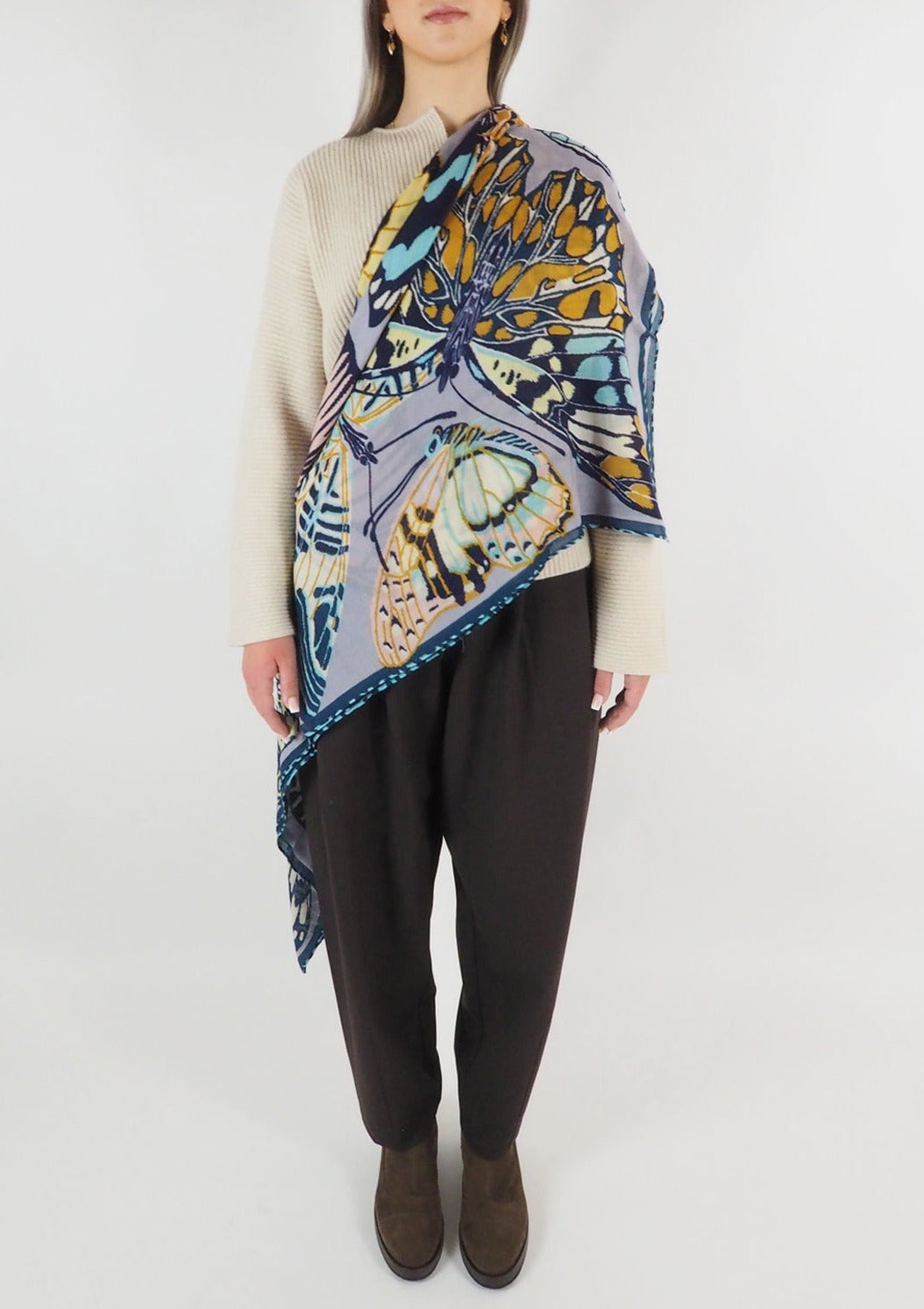 Tuch aus Wolle mit Schmetterlingen in Grau - Papillions Damen Accessoires Tücher & Schals Inoui E.