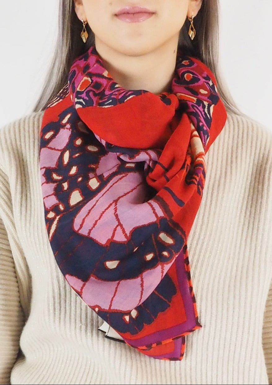 Tuch aus Wolle mit Schmetterlingen in Rot - Papillions Damen Accessoires Tücher & Schals Inoui E.