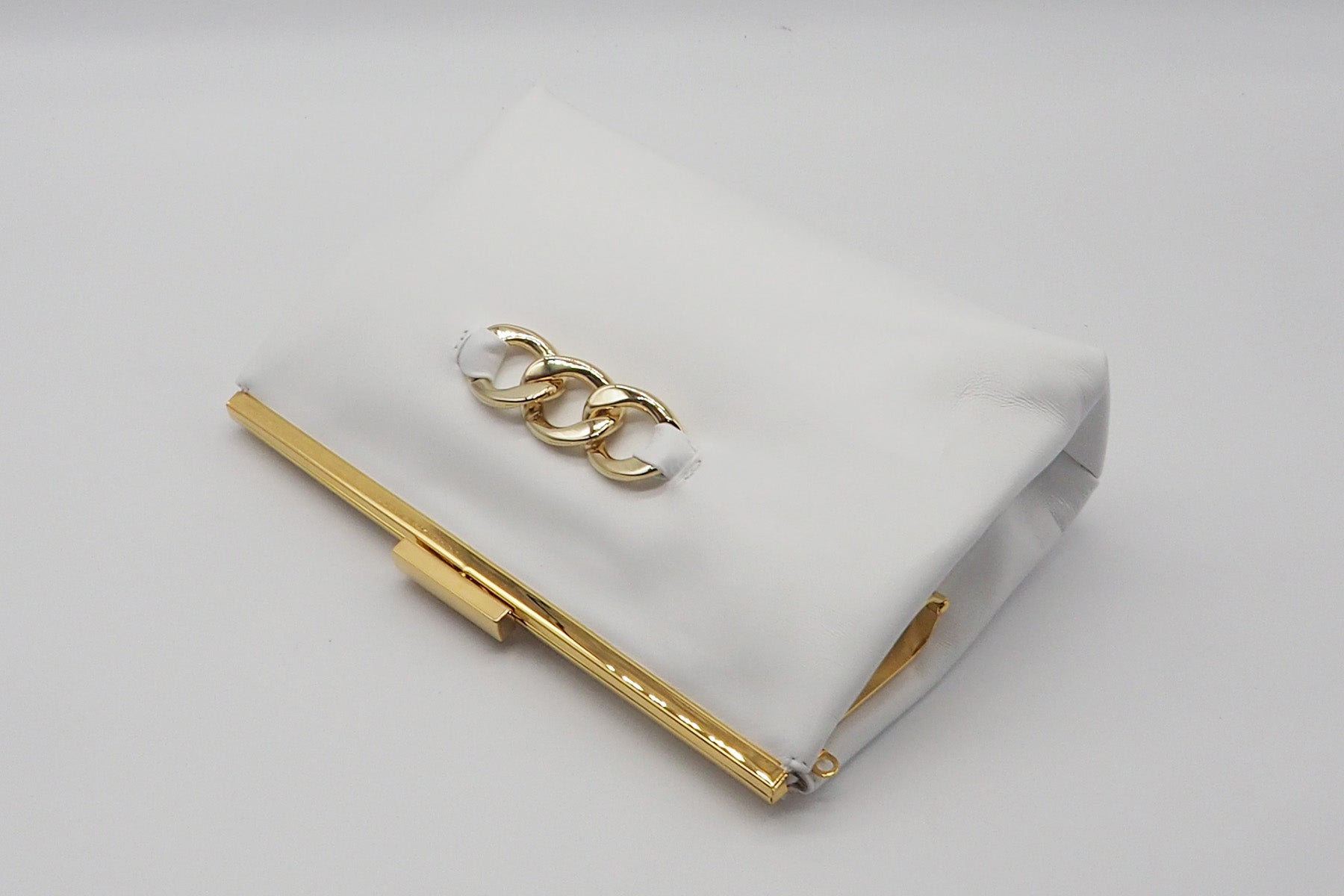 Clutch aus Glattlerder in Weiß Taschen Clutches Karin