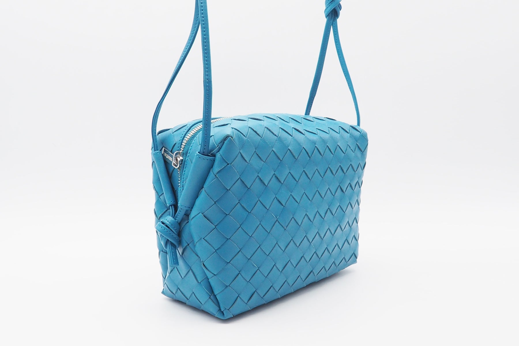 Crossbody Tasche aus geflochtenem Leder in Royalblau Taschen Crossbody & Schultertaschen Pons Quintana