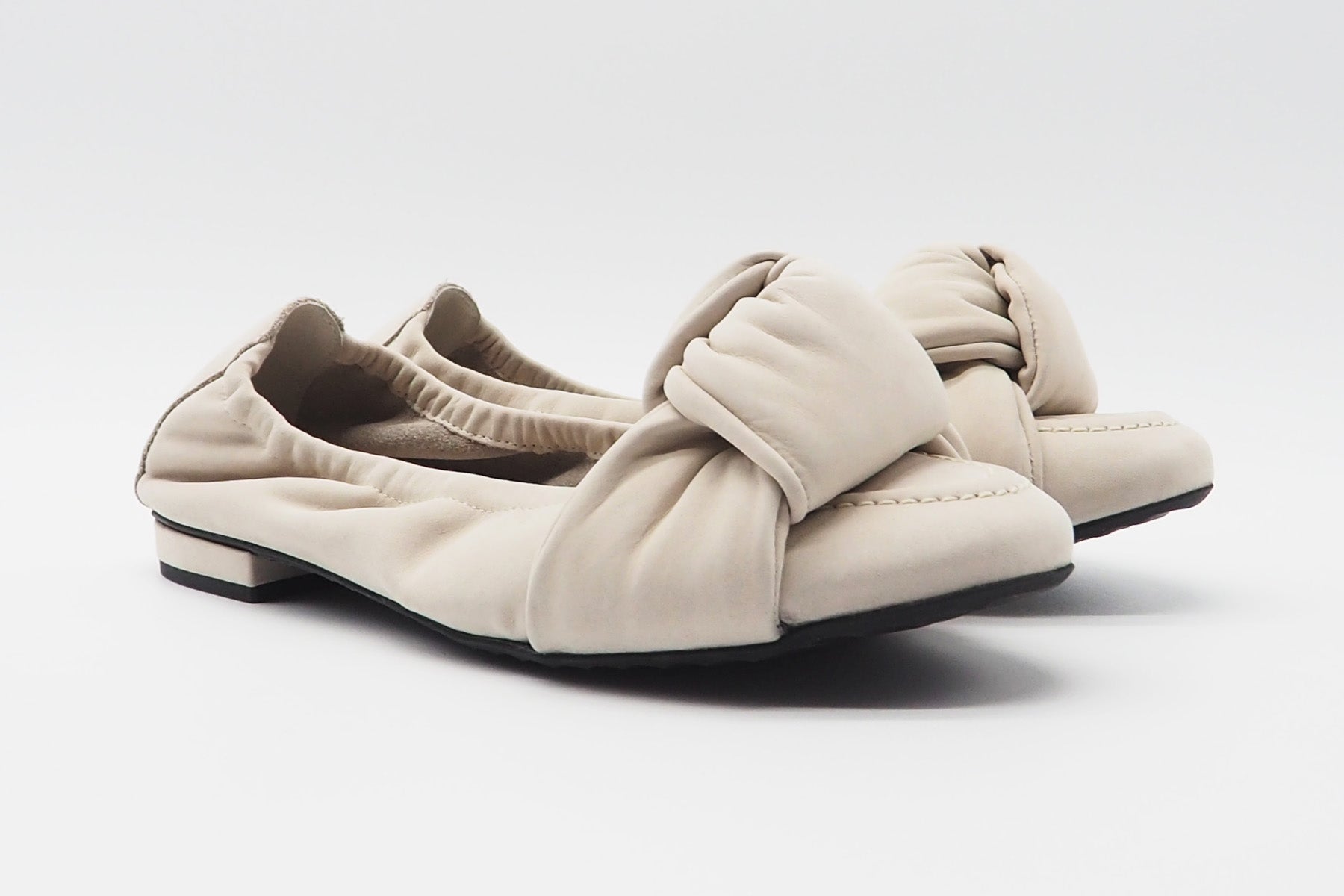 Damen Ballerina aus Nubukleder in Creme Damen Ballerinas Kennel & Schmenger
