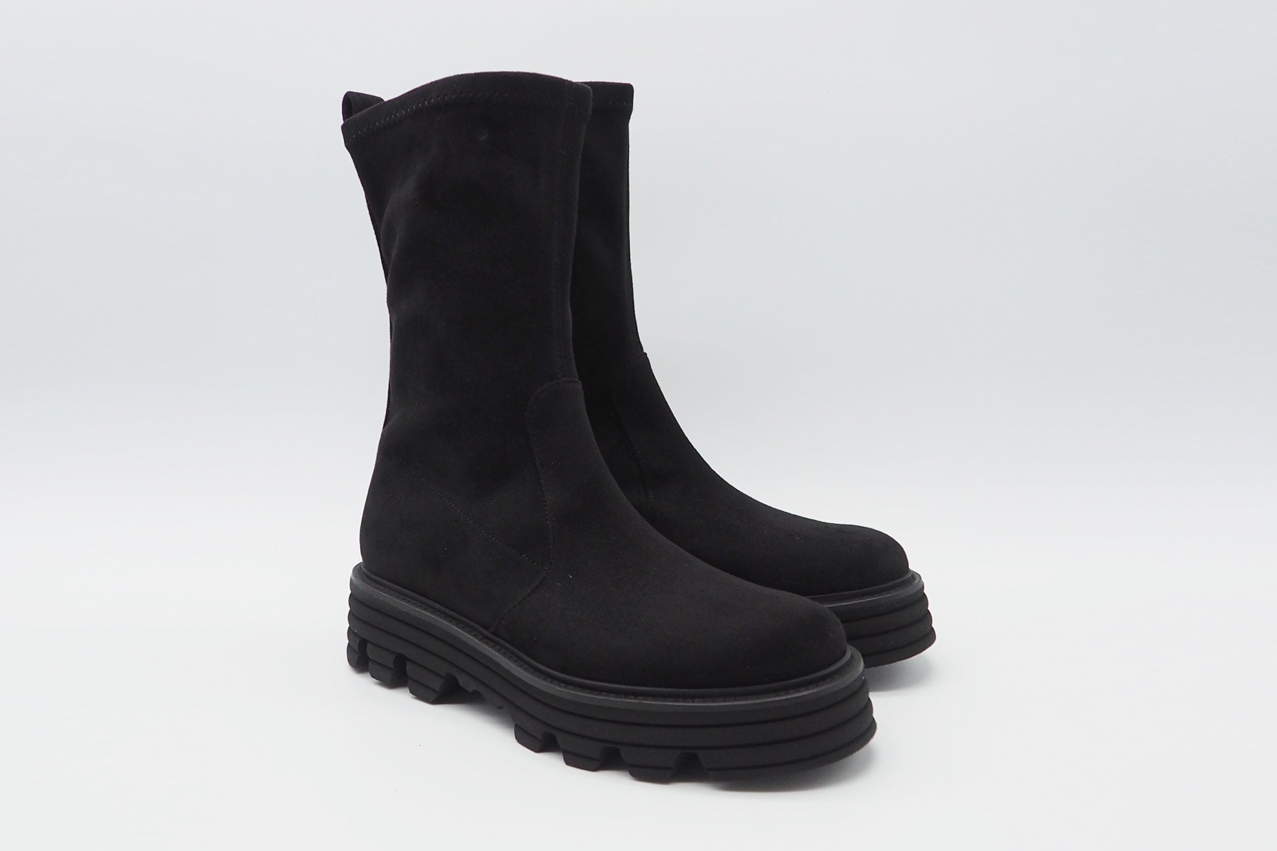 Damen Boot aus Veloursleder in Schwarz - Absatz 4cm Damen Boots & Booties Kennel & Schmenger