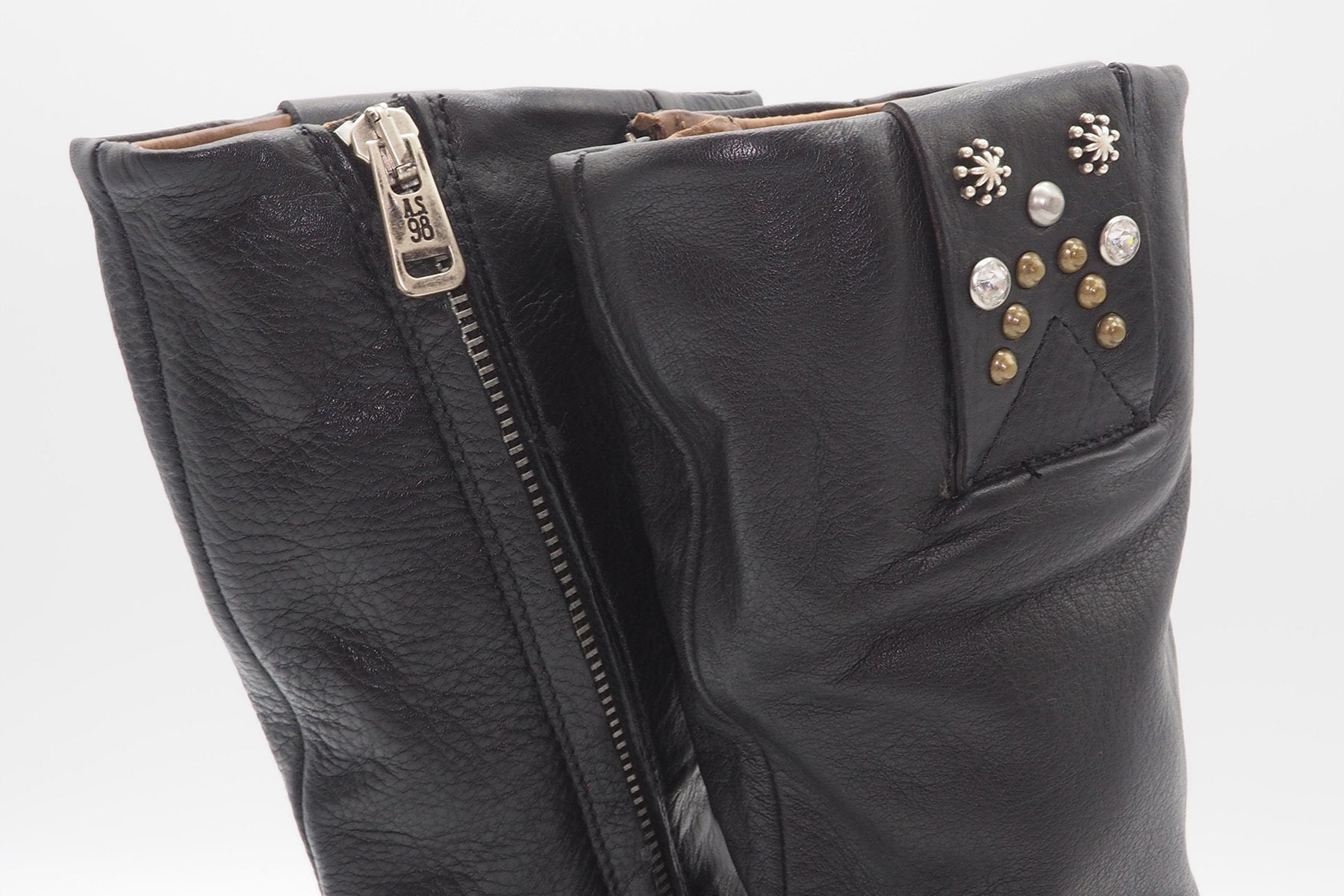 Damen Boots in Schwarz mit opulenter Schnalle & Kettendetail Damen Boots A.S. 98