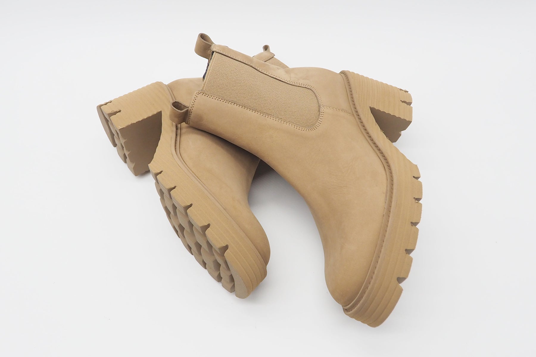 Damen Chelsea-Boot aus Nubukleder in Camel auf Micro-Leicht-Sohle - Absatz 5cm Damen Boots & Booties Kennel & Schmenger