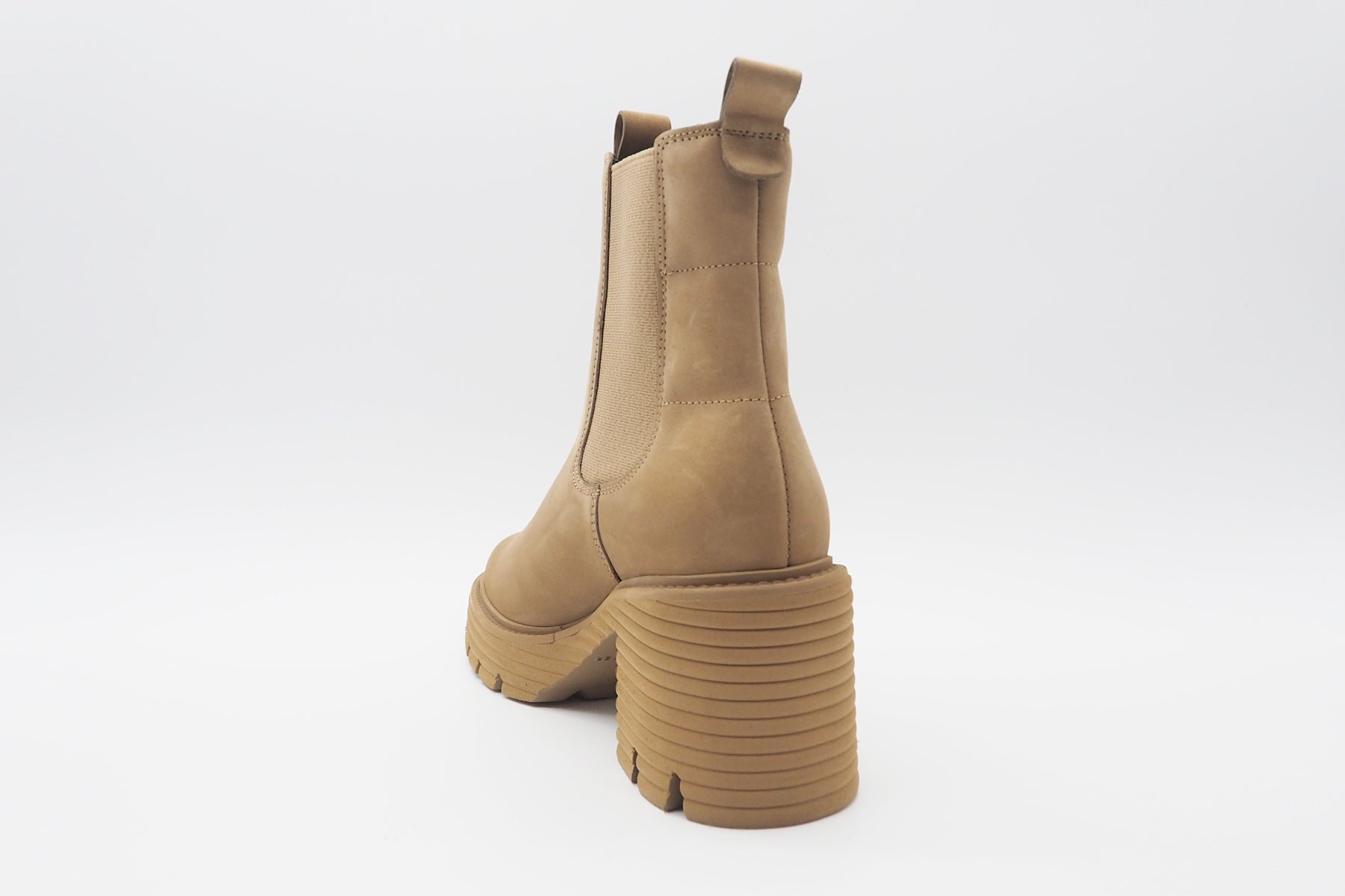 Damen Chelsea-Boot aus Nubukleder in Camel auf Micro-Leicht-Sohle - Absatz 5cm Damen Boots & Booties Kennel & Schmenger