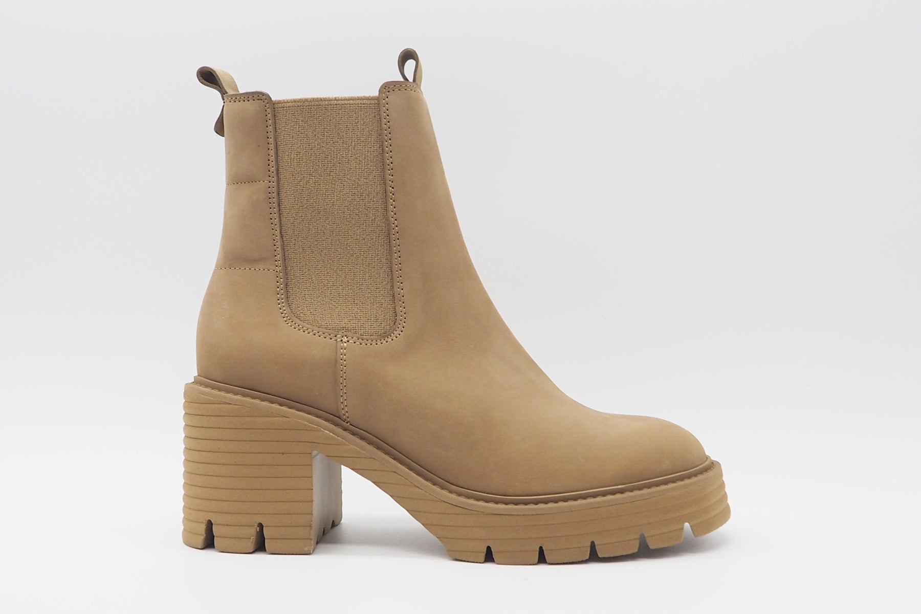 Damen Chelsea-Boot aus Nubukleder in Camel auf Micro-Leicht-Sohle - Absatz 5cm Damen Boots & Booties Kennel & Schmenger