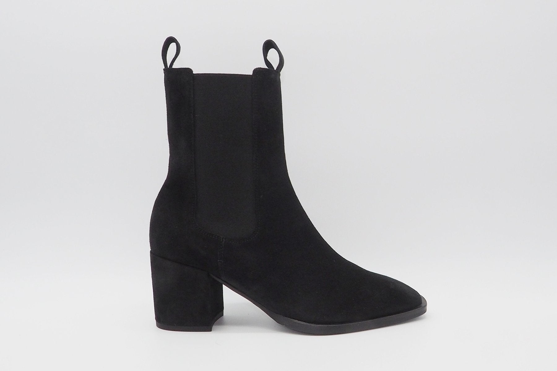 Damen Chelsea-Stiefeletten auf Karréeform aus Veloursleder in Schwarz mit Absatz Damen Stiefeletten Kennel & Schmenger