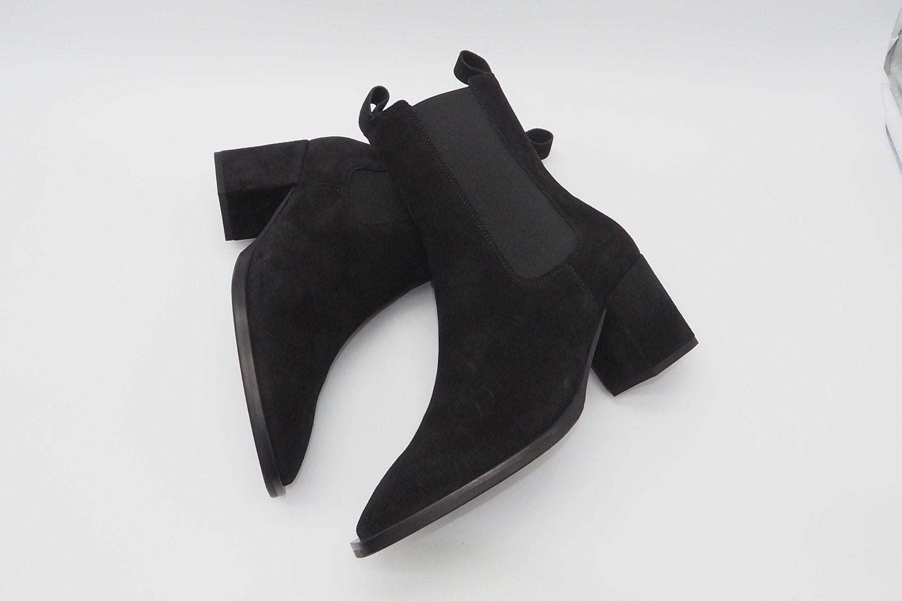 Damen Chelsea-Stiefeletten auf Karréeform aus Veloursleder in Schwarz mit Absatz Damen Stiefeletten Kennel & Schmenger