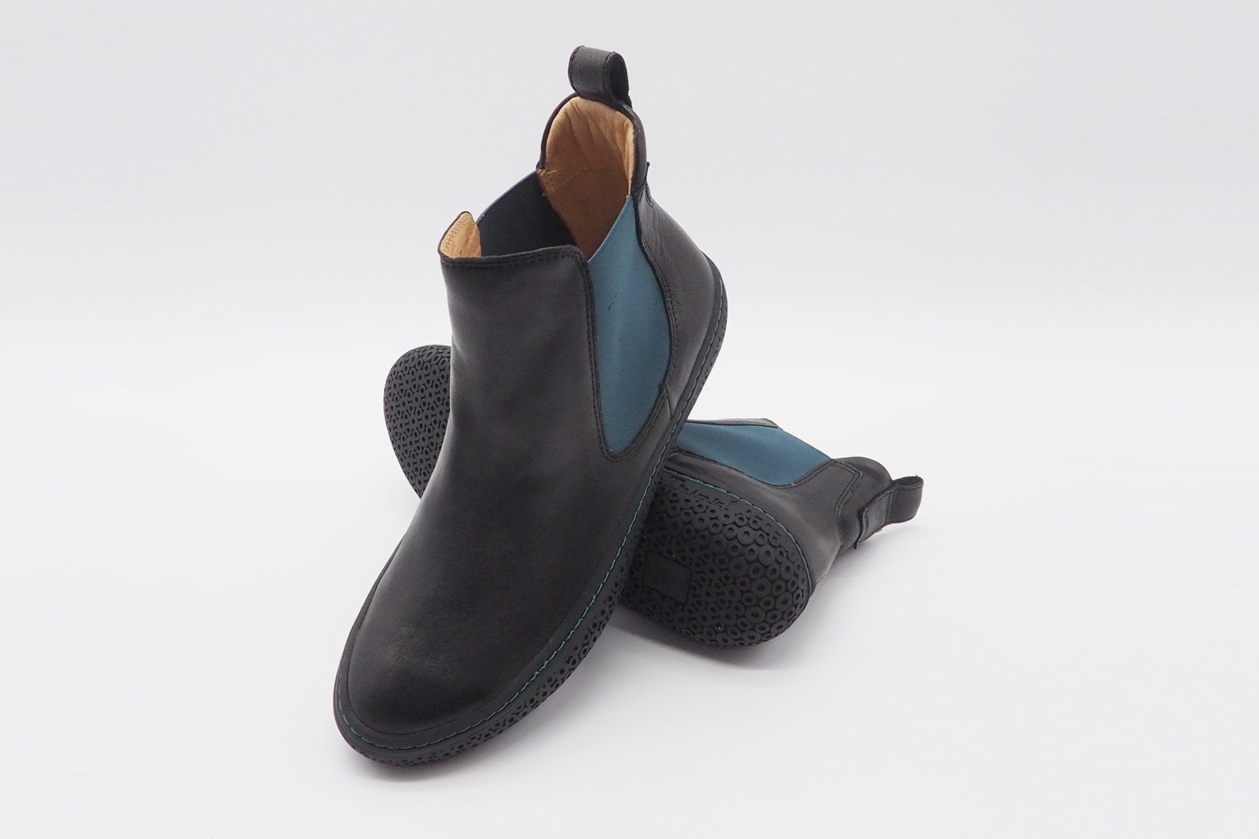 Damen Chelsea Stiefeletten in Schwarz mit blauem Gummizug Damen Stiefeletten Think