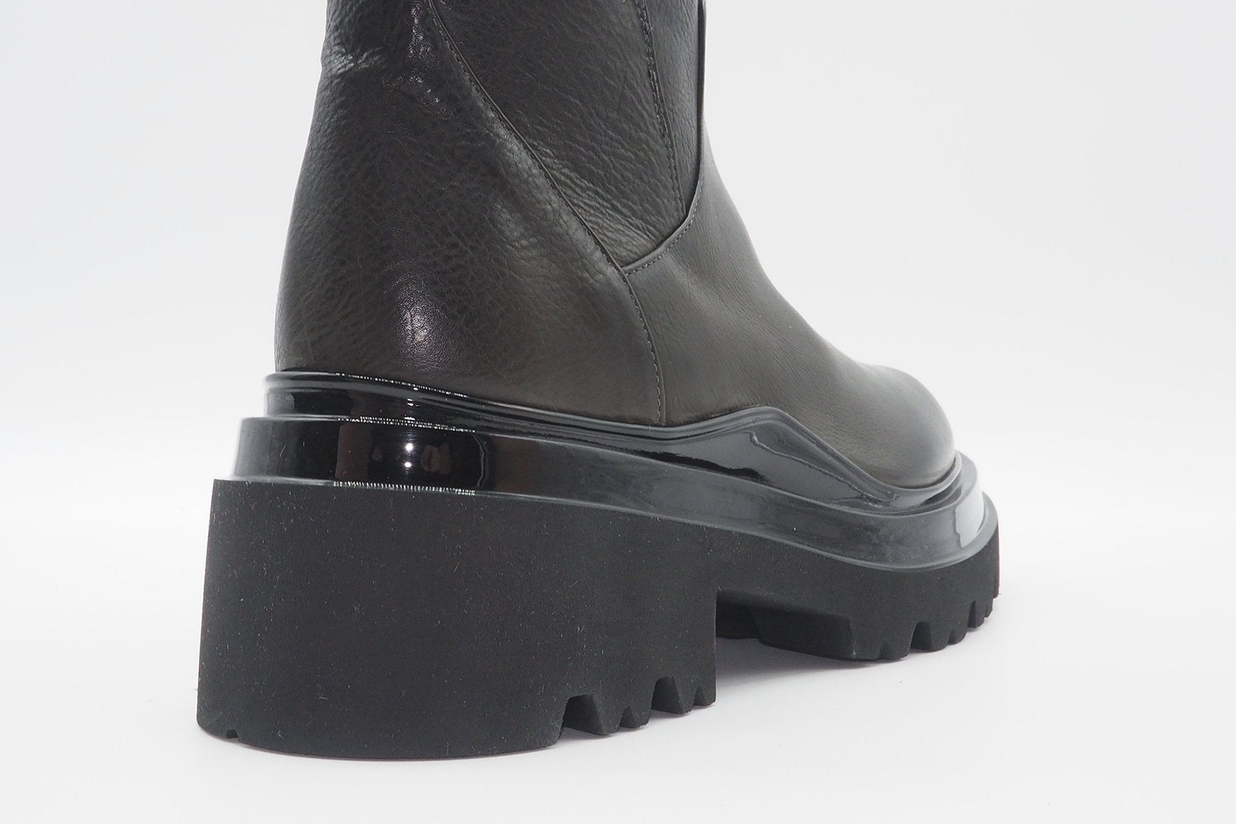 Damen Combatboots mit voluminöser Sohle in Dunkelgrün Damen Boots Fruit