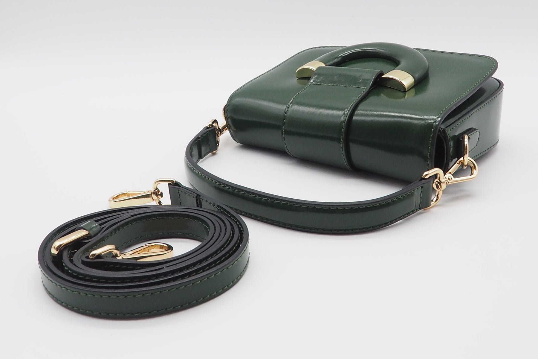 Damen Crossbody- & Schultertasche aus Glattleder in Dunkelgrün Taschen Crossnbody & Schultertaschen Nina Hill
