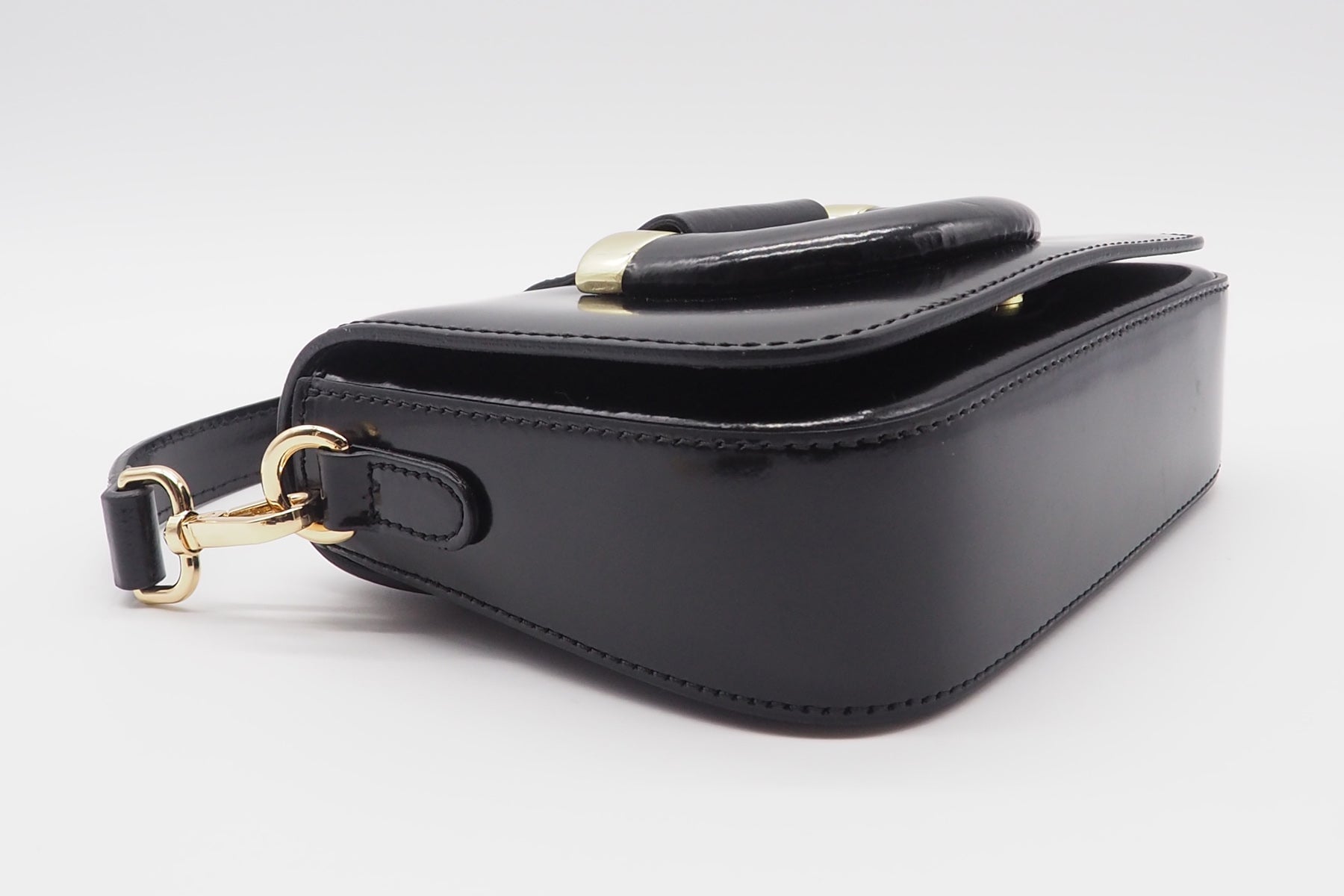 Damen Crossbody- & Schultertasche aus Glattleder in Schwarz Taschen Crossnbody & Schultertaschen Nina Hill