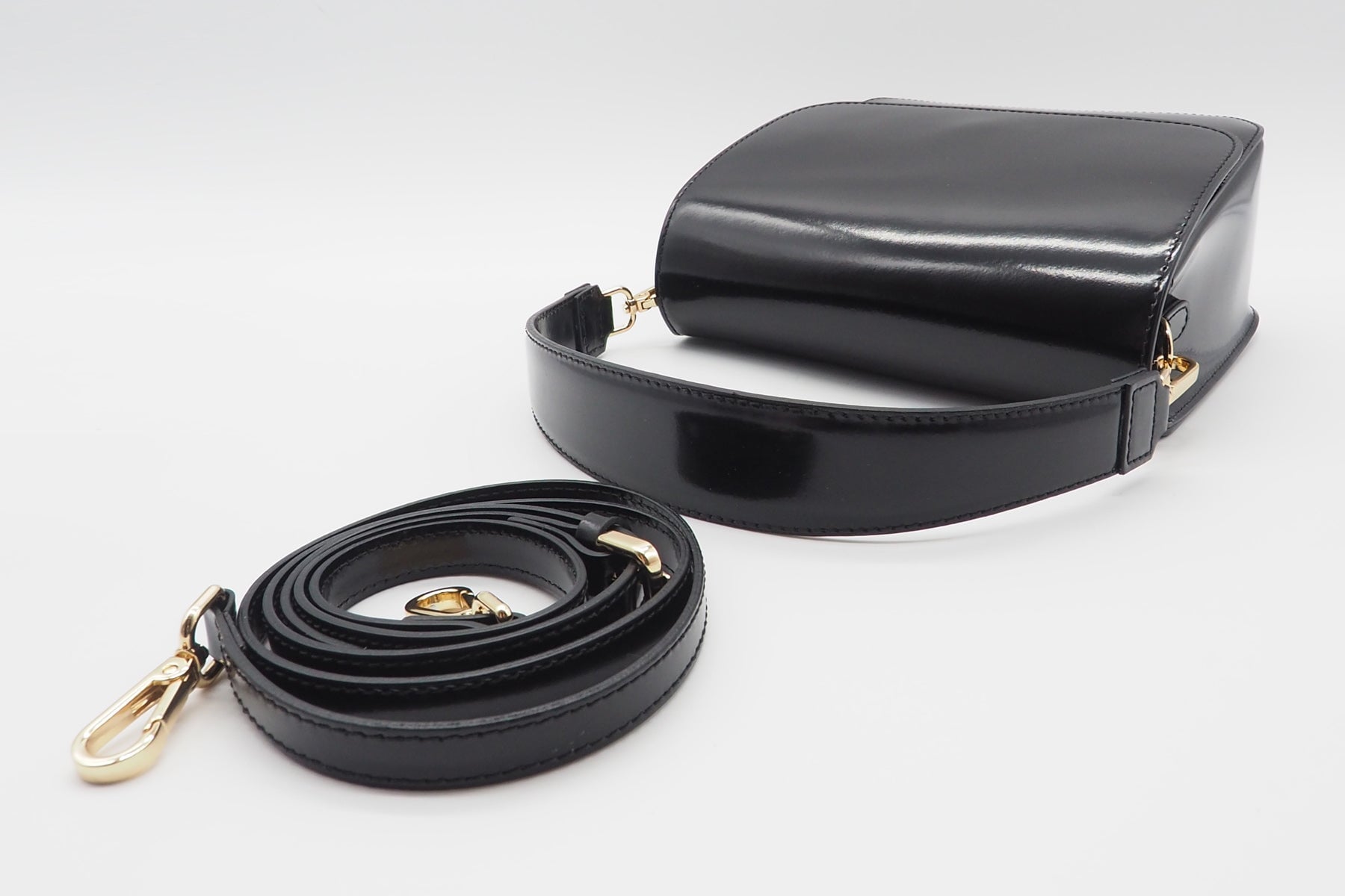 Damen Crossbody- & Schultertasche aus Glattleder in Schwarz Taschen Crossnbody & Schultertaschen Nina Hill