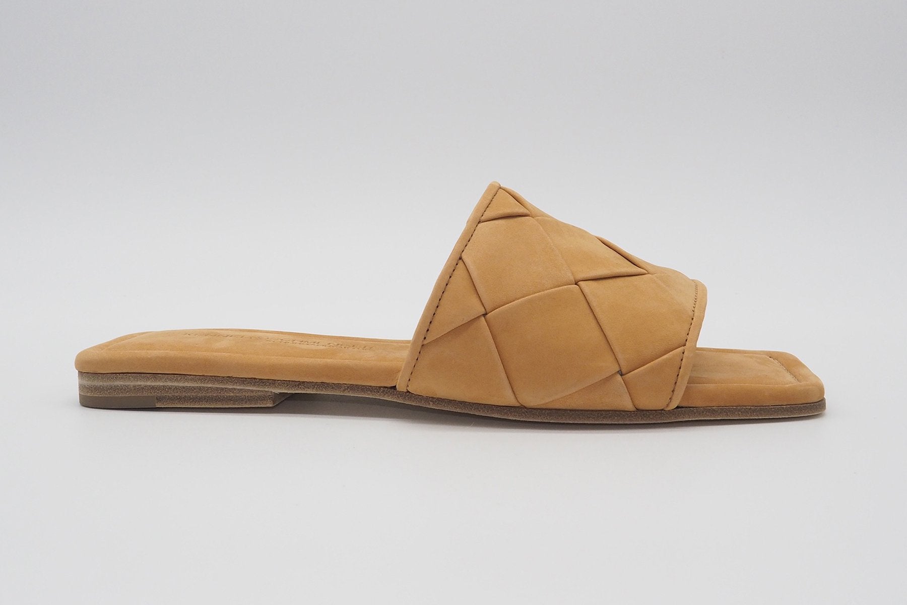 Damen Flechtpantolette auf Karréeform in Nubukleder in Caramel Damen Mules & Sabots Kennel & Schmenger