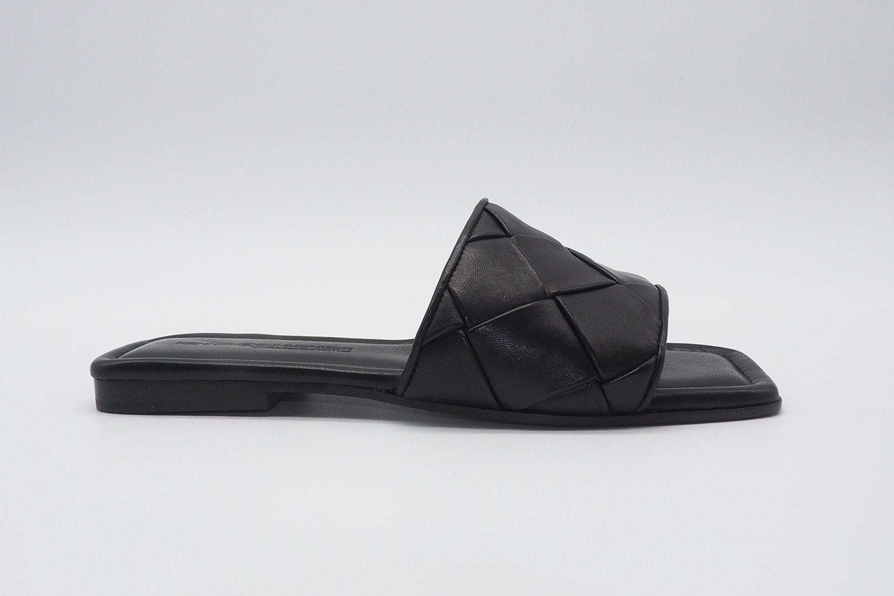 Damen Flechtpantolette in Nappaleder in Schwarz Damen Mules & Sabots Kennel & Schmenger