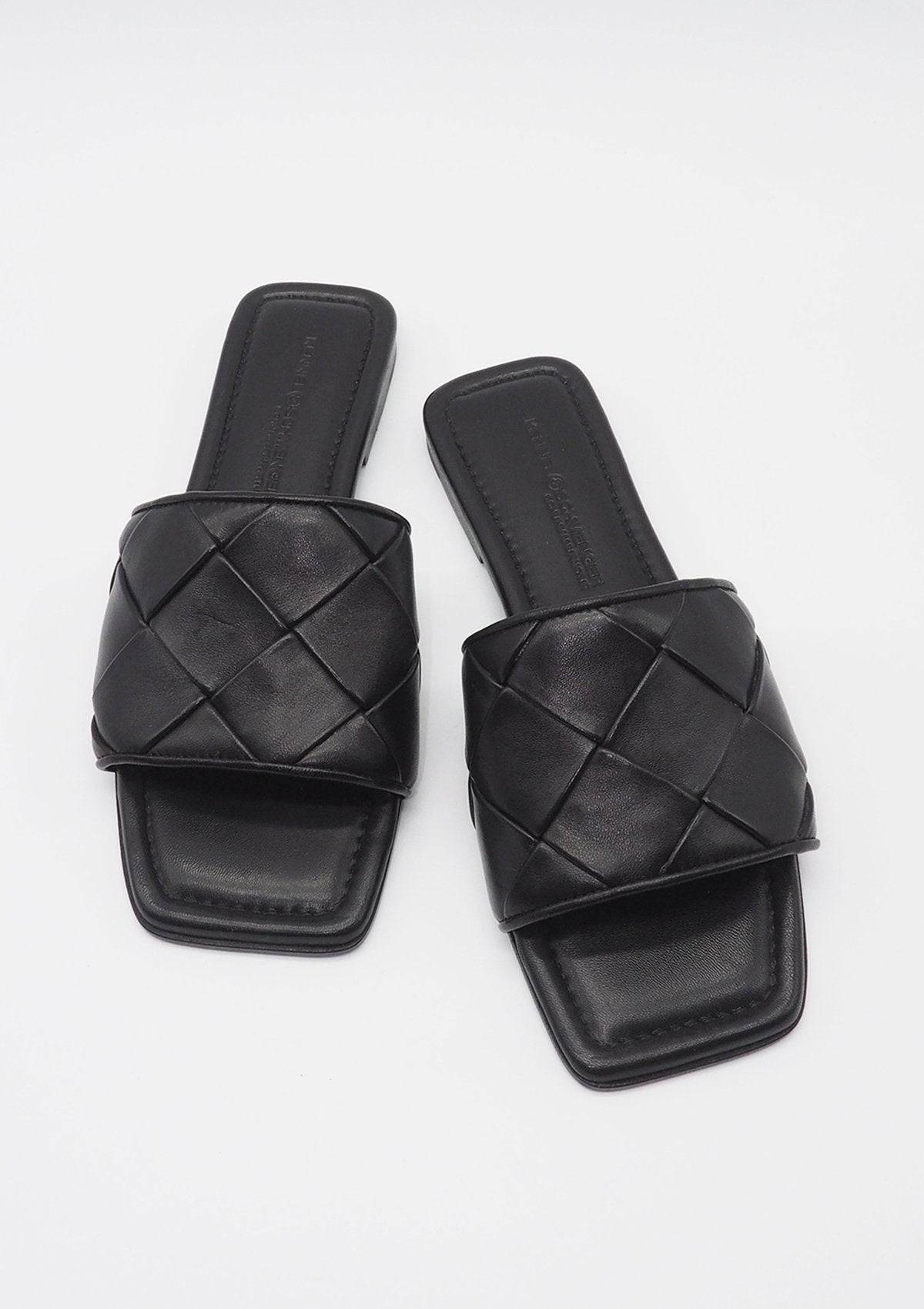 Damen Flechtpantolette in Nappaleder in Schwarz Damen Mules & Sabots Kennel & Schmenger