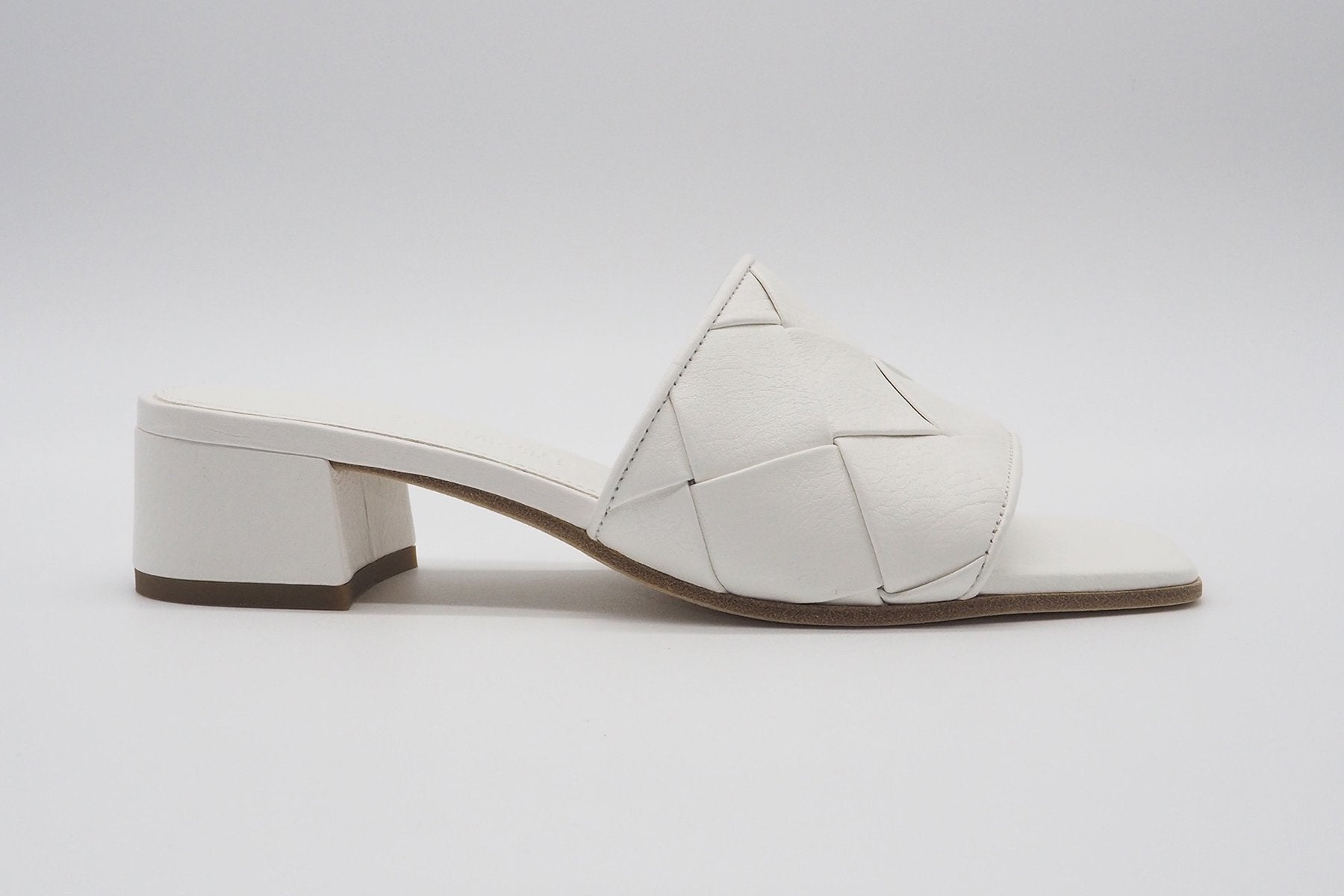 Damen Flechtpantolette mit sportivem Leder in Weiß Damen Mules & Sabots Kennel & Schmenger