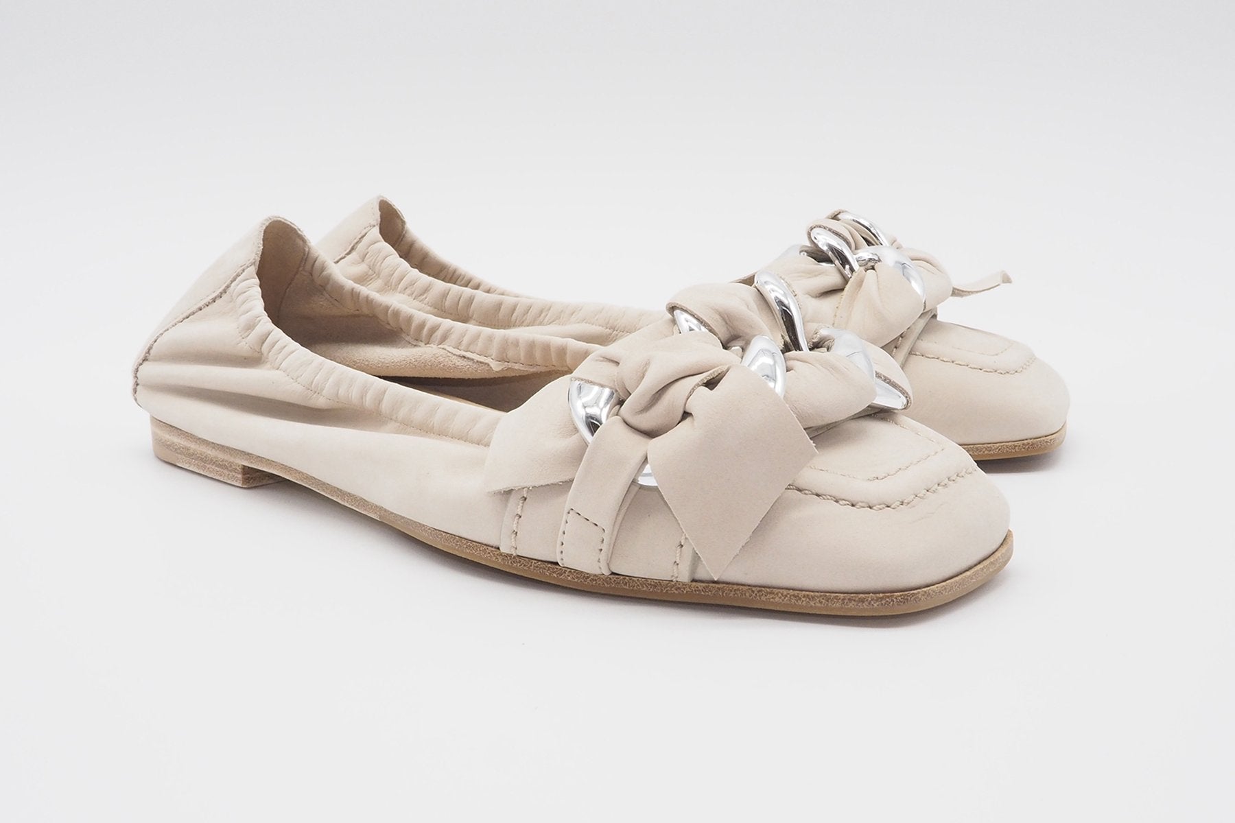 Damen Karreeballerina - Nubukleder in Offwhite & verflochtenes Kettendetail Damen Ballerinas Kennel & Schmenger
