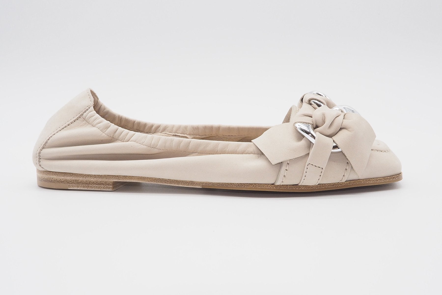 Damen Karreeballerina - Nubukleder in Offwhite & verflochtenes Kettendetail Damen Ballerinas Kennel & Schmenger