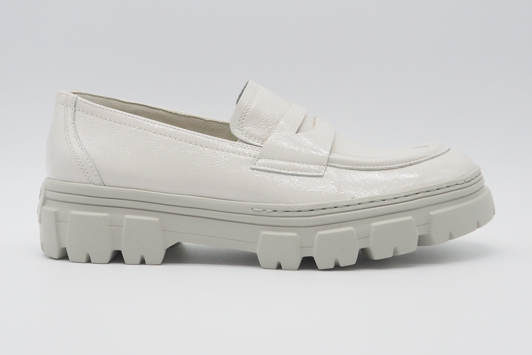 Damen Loafer aus Lackleder in Hellgrau Damen Loafers & Schnürer Paul Green