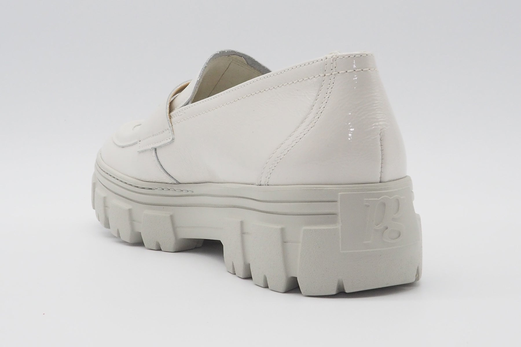 Damen Loafer aus Lackleder in Hellgrau Damen Loafers & Schnürer Paul Green