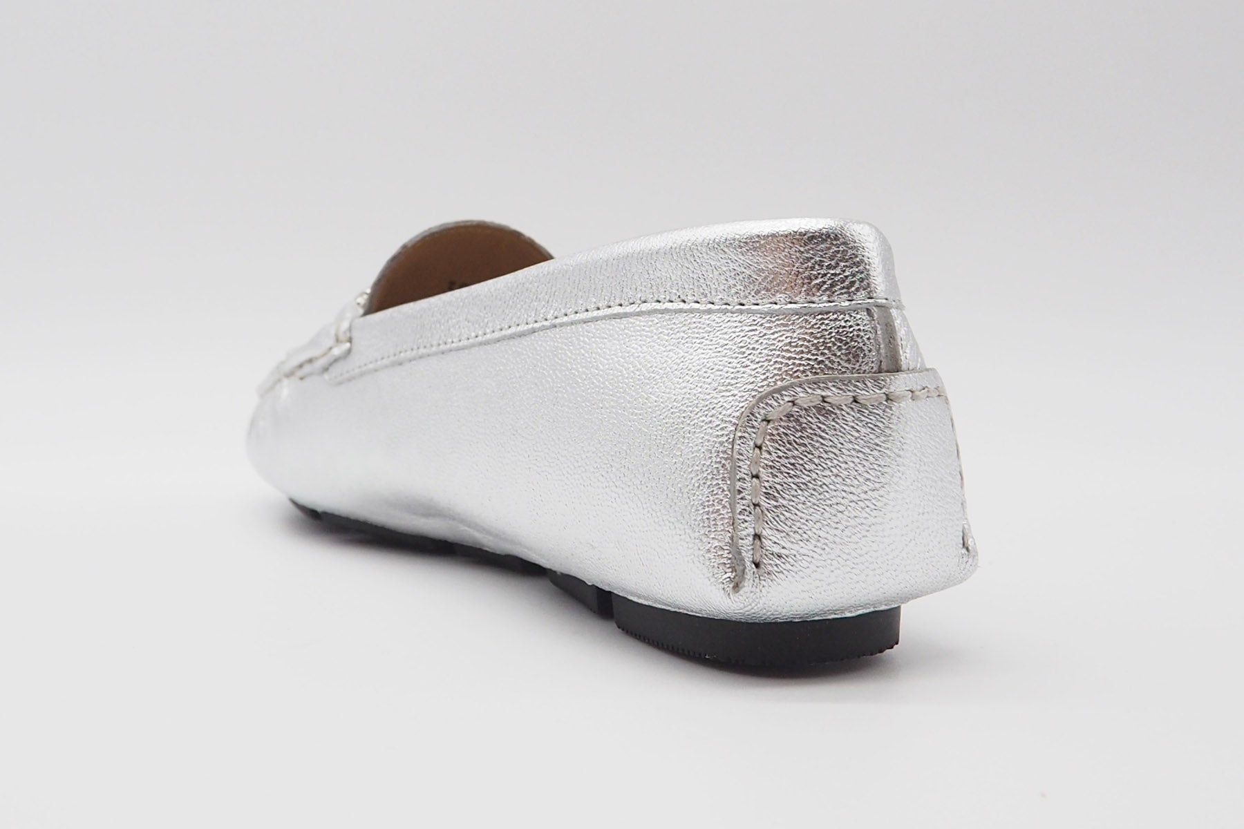 Damen Loafer aus Metsllicleder in Silber mit silberner Schnalle & partieller Gummisohle Damen Loafers & Schnürer Conte V
