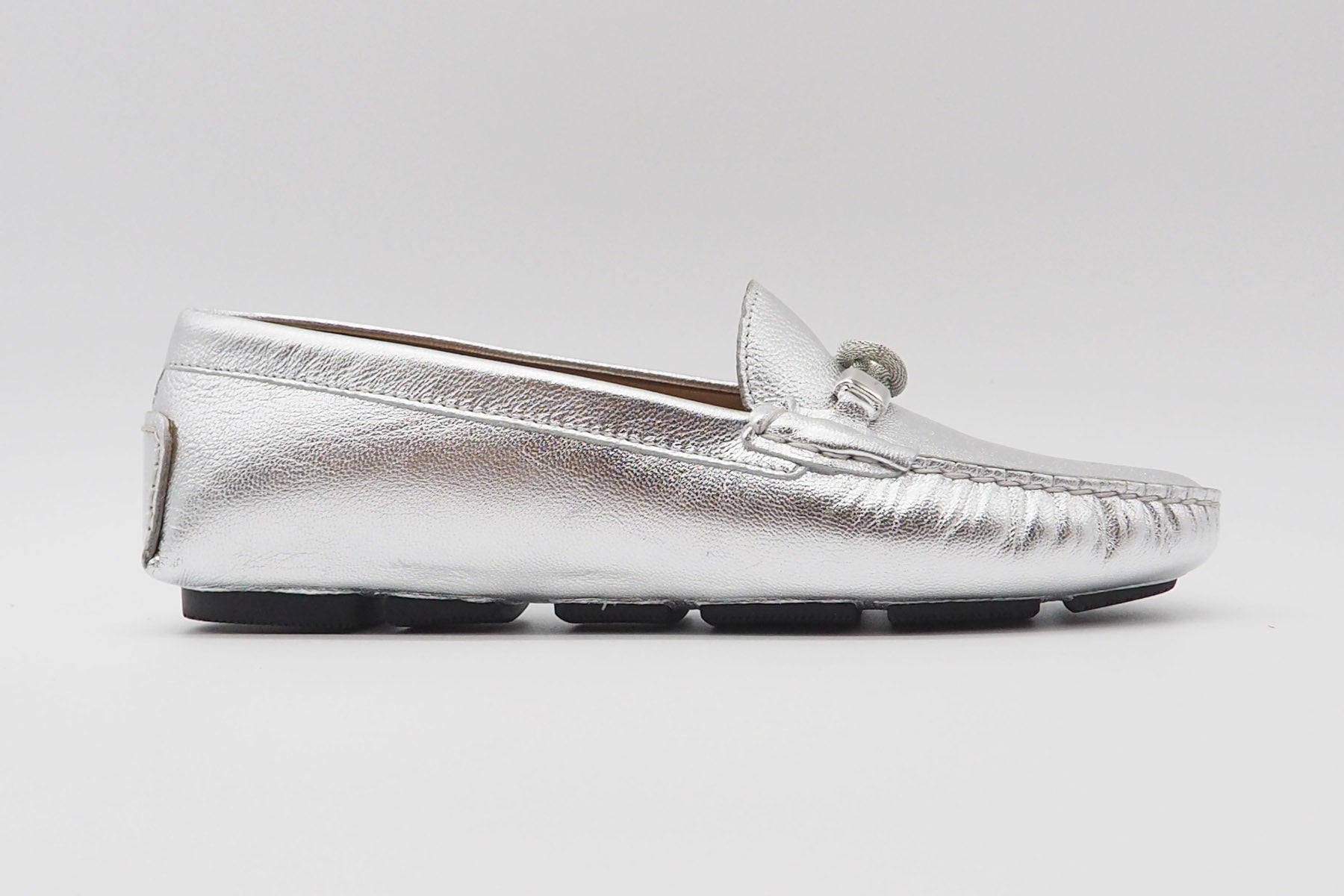Damen Loafer aus Metsllicleder in Silber mit silberner Schnalle & partieller Gummisohle Damen Loafers & Schnürer Conte V