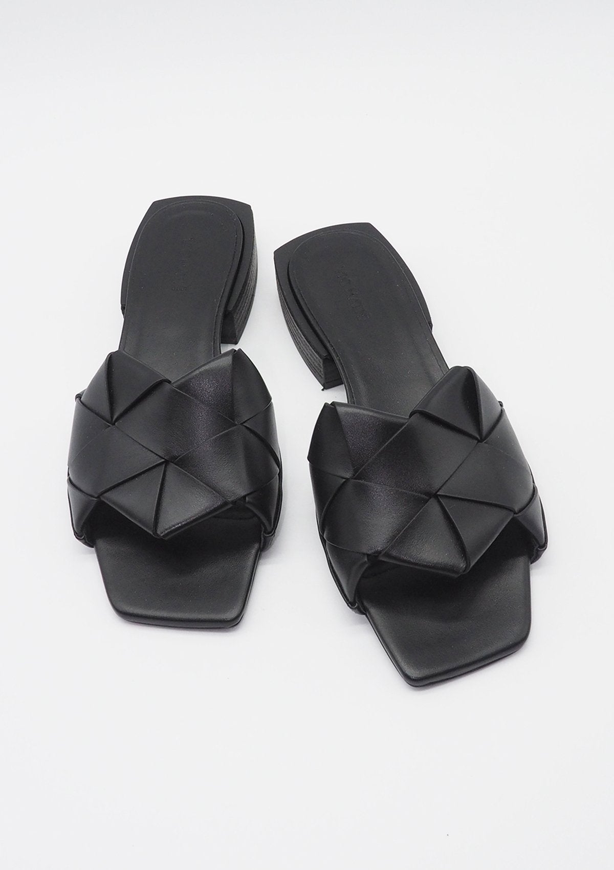 Damen Pantolette auf Karréeform mit Flechtbandage in Schwarz Damen Mules & Sabots Vic Matié