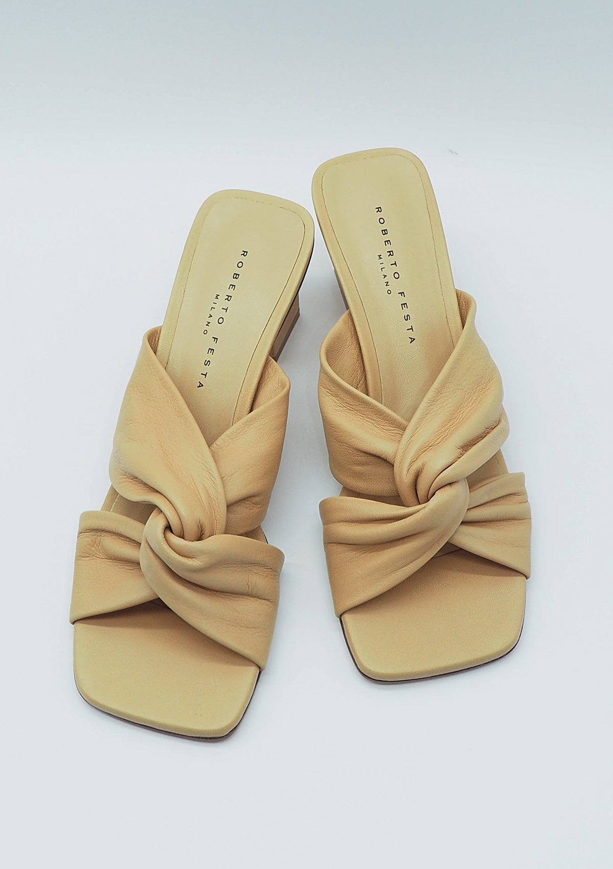 Damen Pantolette aus geflochtenem Leder in Skin Damen Mules & Sabots Roberto Festa