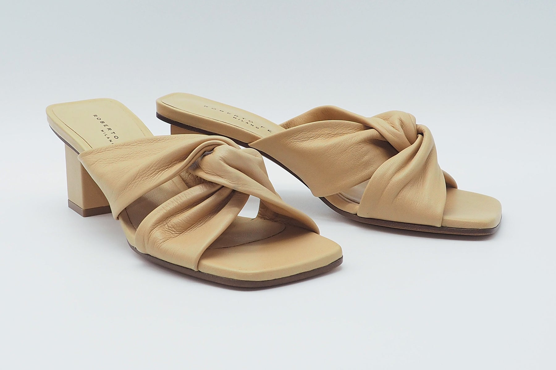 Damen Pantolette aus geflochtenem Leder in Skin Damen Mules & Sabots Roberto Festa