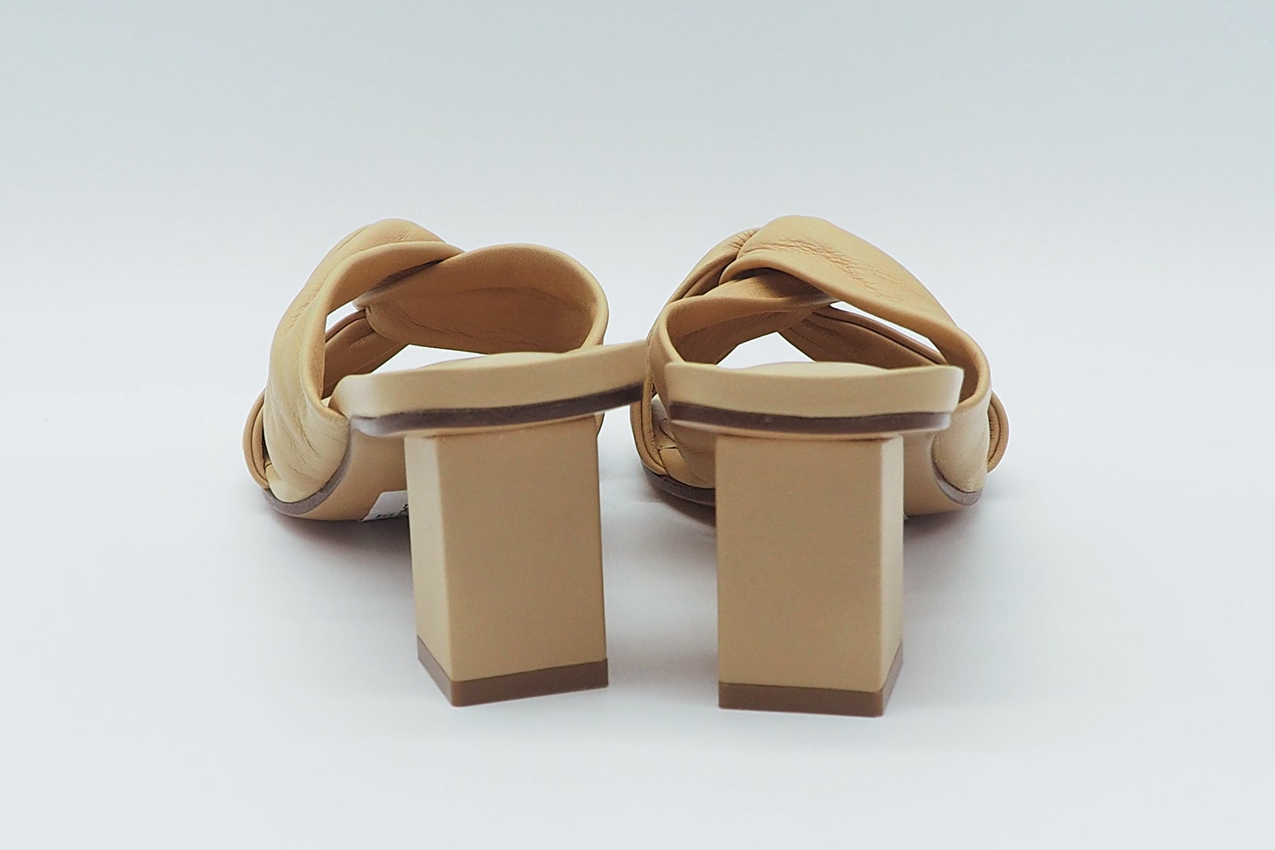 Damen Pantolette aus geflochtenem Leder in Skin Damen Mules & Sabots Roberto Festa