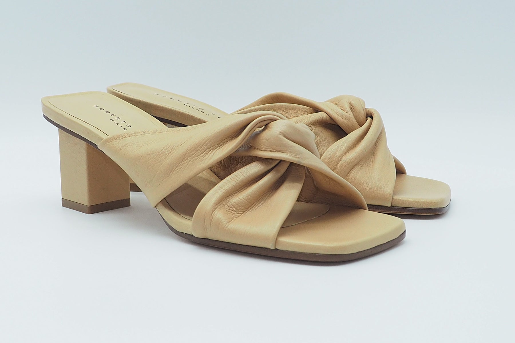 Damen Pantolette aus geflochtenem Leder in Skin Damen Mules & Sabots Roberto Festa