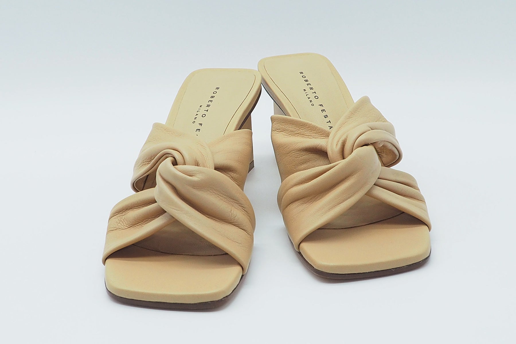 Damen Pantolette aus geflochtenem Leder in Skin Damen Mules & Sabots Roberto Festa