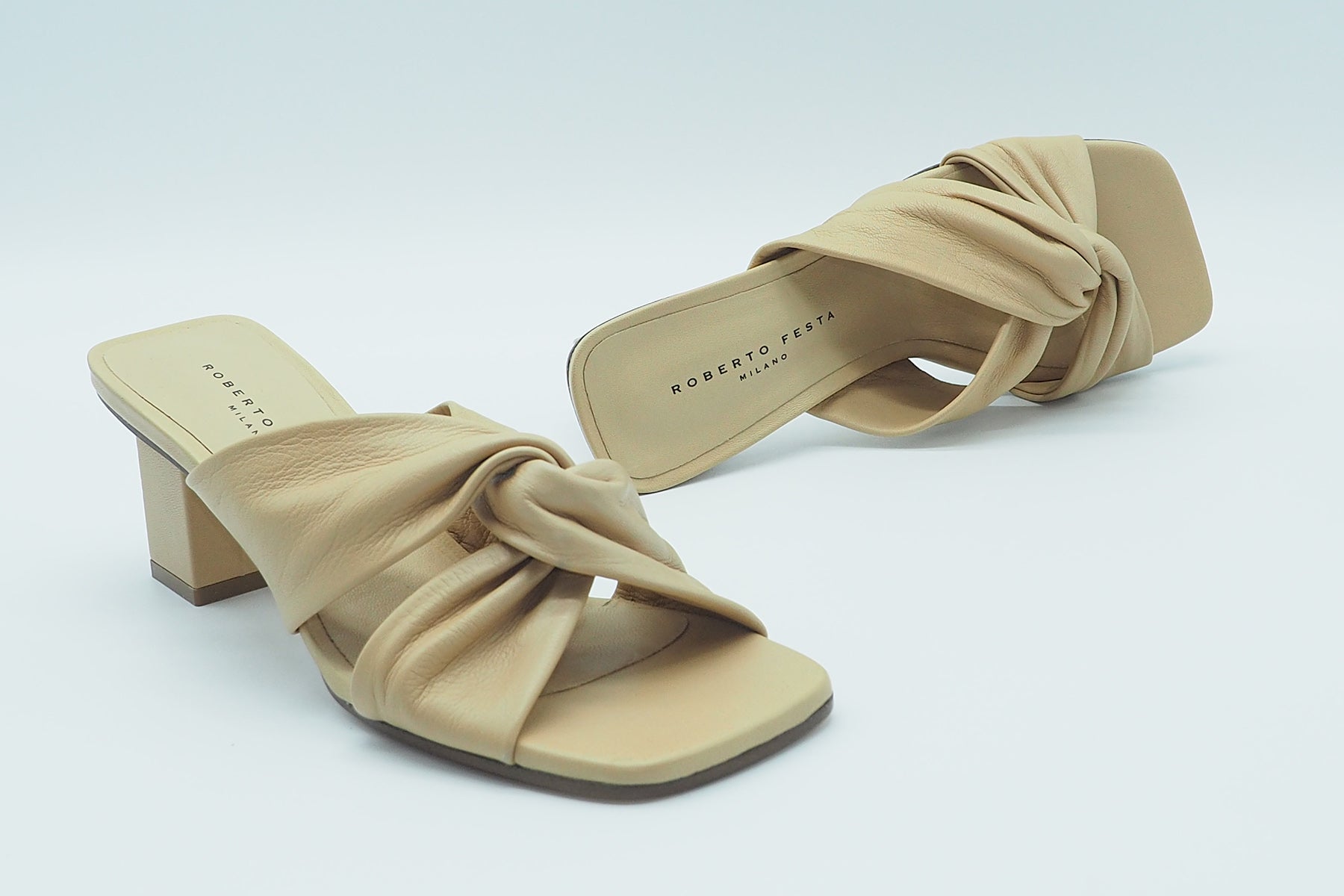 Damen Pantolette aus geflochtenem Leder in Skin Damen Mules & Sabots Roberto Festa