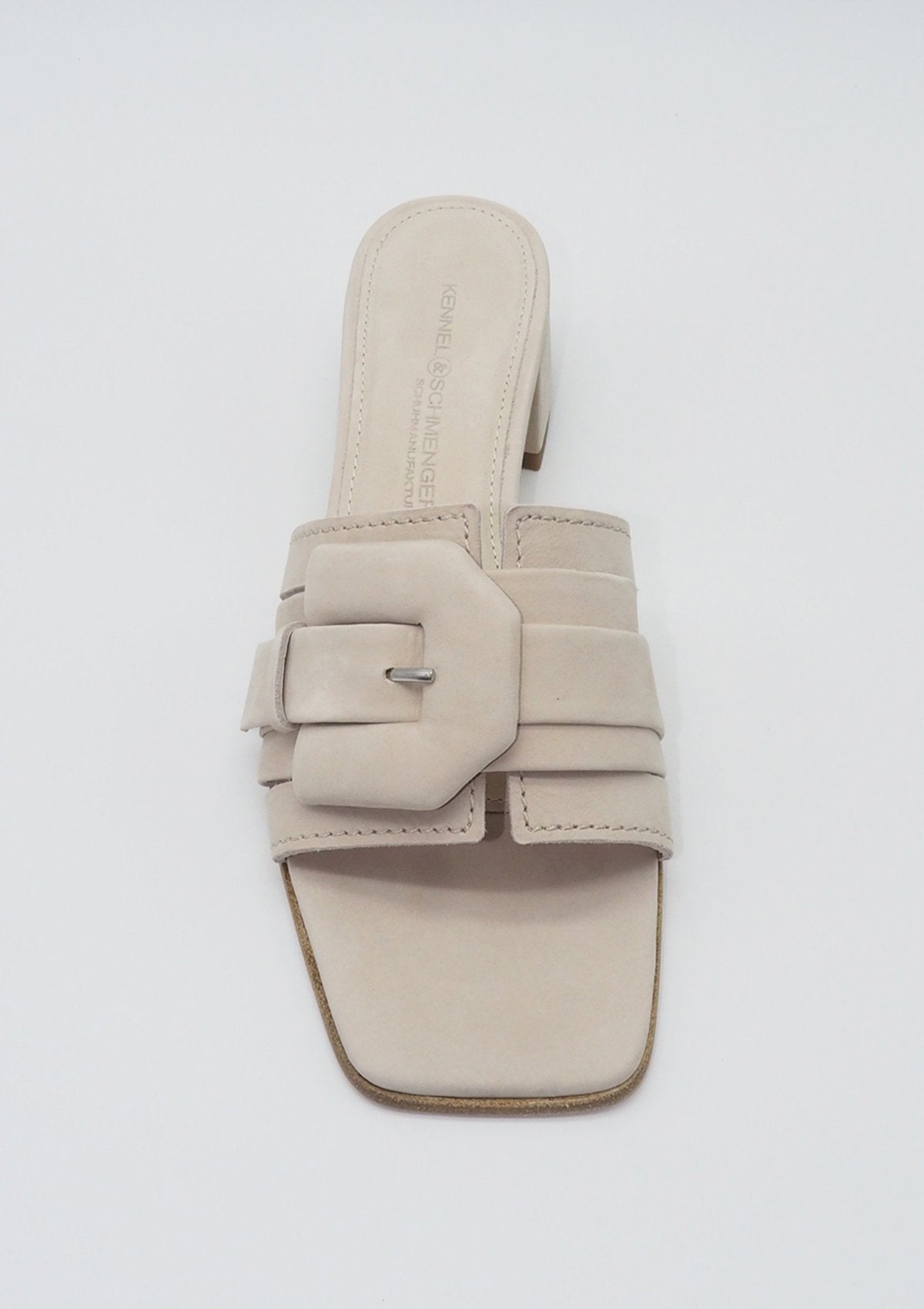 Damen Pantolette mit bezogener Schnalle - Nubukleder in puderigem Sand Damen Mules & Sabots Kennel & Schmenger