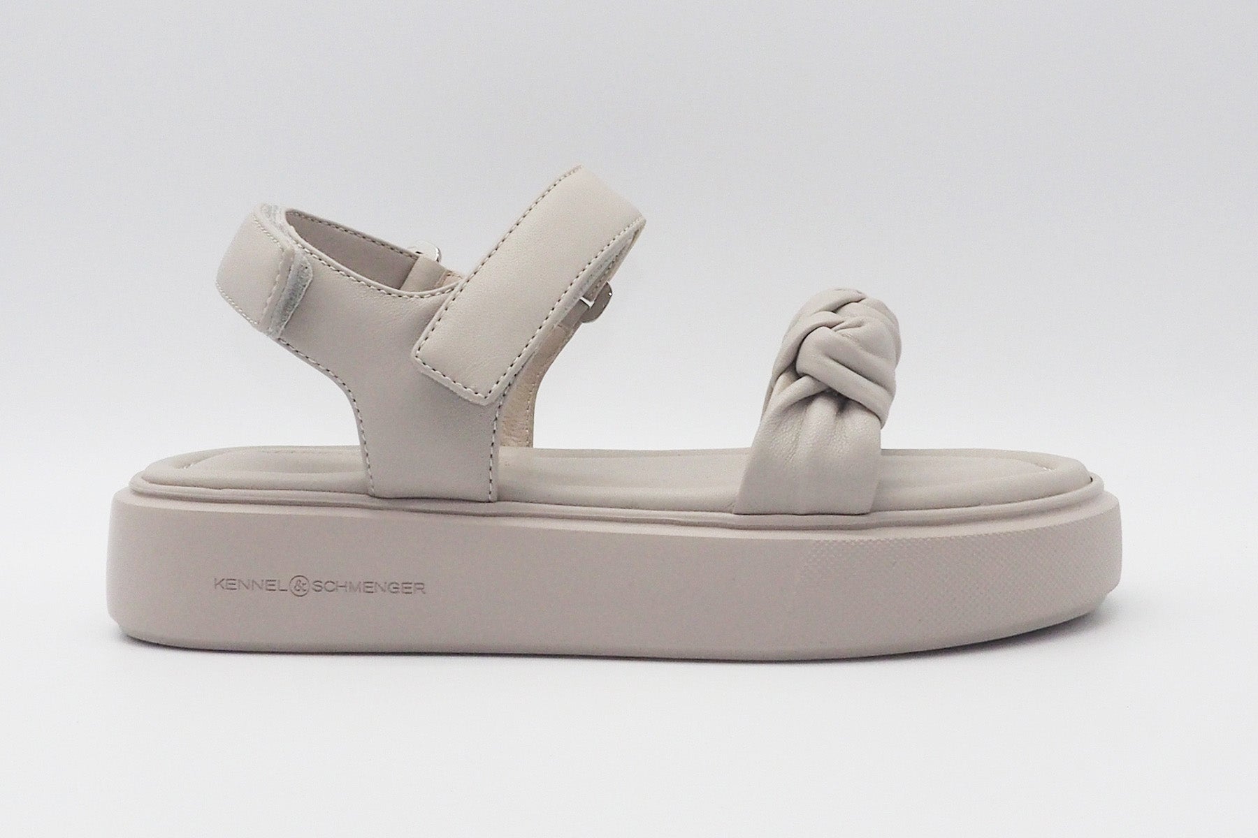 Damen Plateau-Sandale aus Nappaleder in Creme Damen Sandalen Kennel & Schmenger