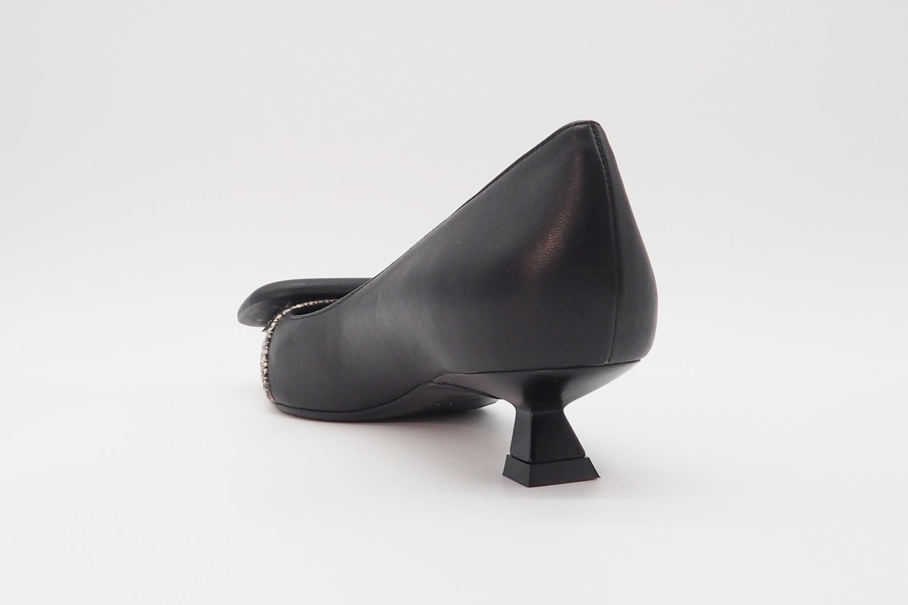 Damen Pumps aus Glattleder & Buklet in Schwarz - Absatz 3cm Damen Pumps & Slings Chantal