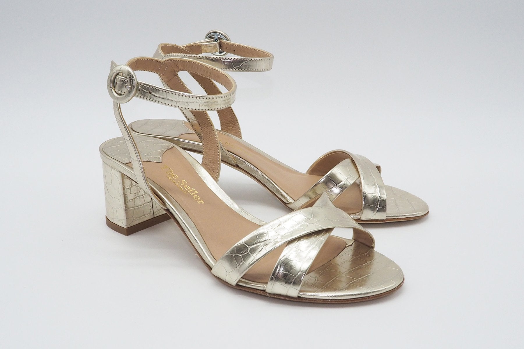 Damen Riemchensandale mit Fesselspange in Gold Damen Sandalen The Seller