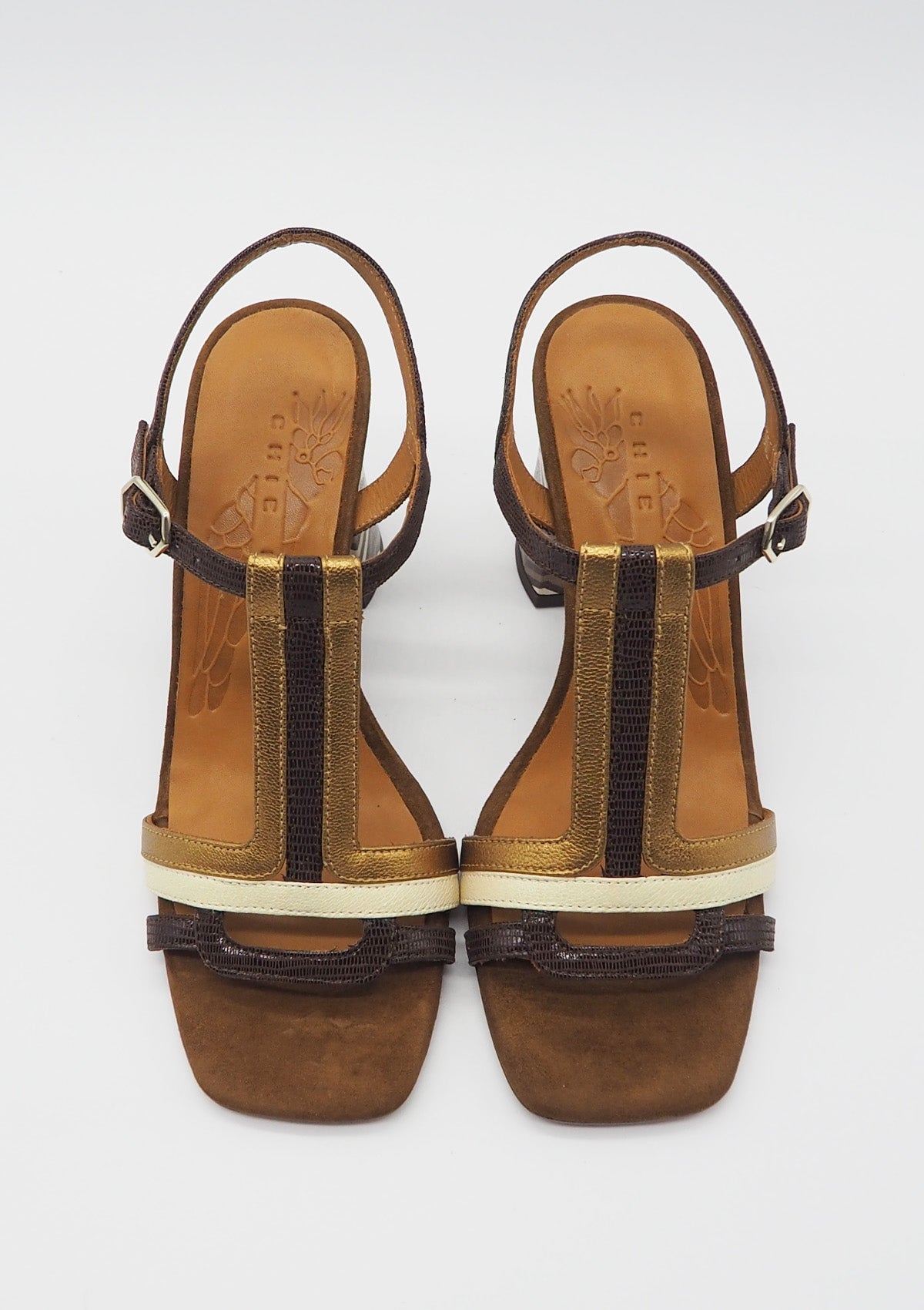 Damen Sandale aus geprägtem Leder, Leder & Metallicleder in Brauntönen - Absatz 8cm Damen Sandalen Chie Mihara